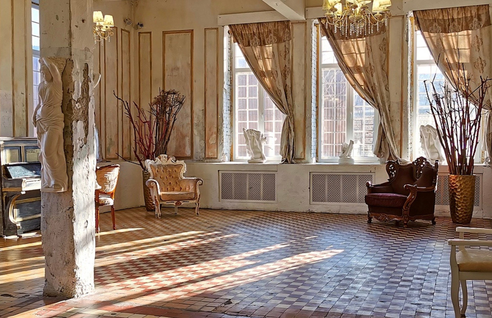 Студии для свадебной фотосессии в Москве. Свадебный и семейный фотограф Москва и Московская область