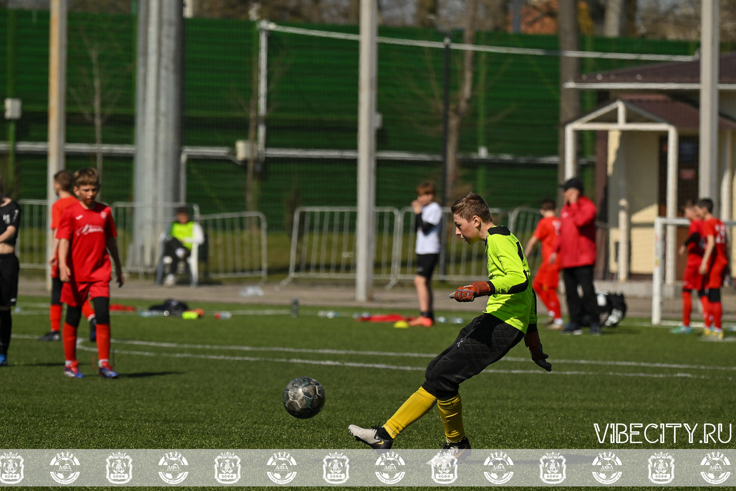 XIX Всероссийского футбольного турнира Локобол 2025 РЖД. VIBECITY.RU Вайб Сити Ру Фоторепортажи Фотоотчеты Калининград