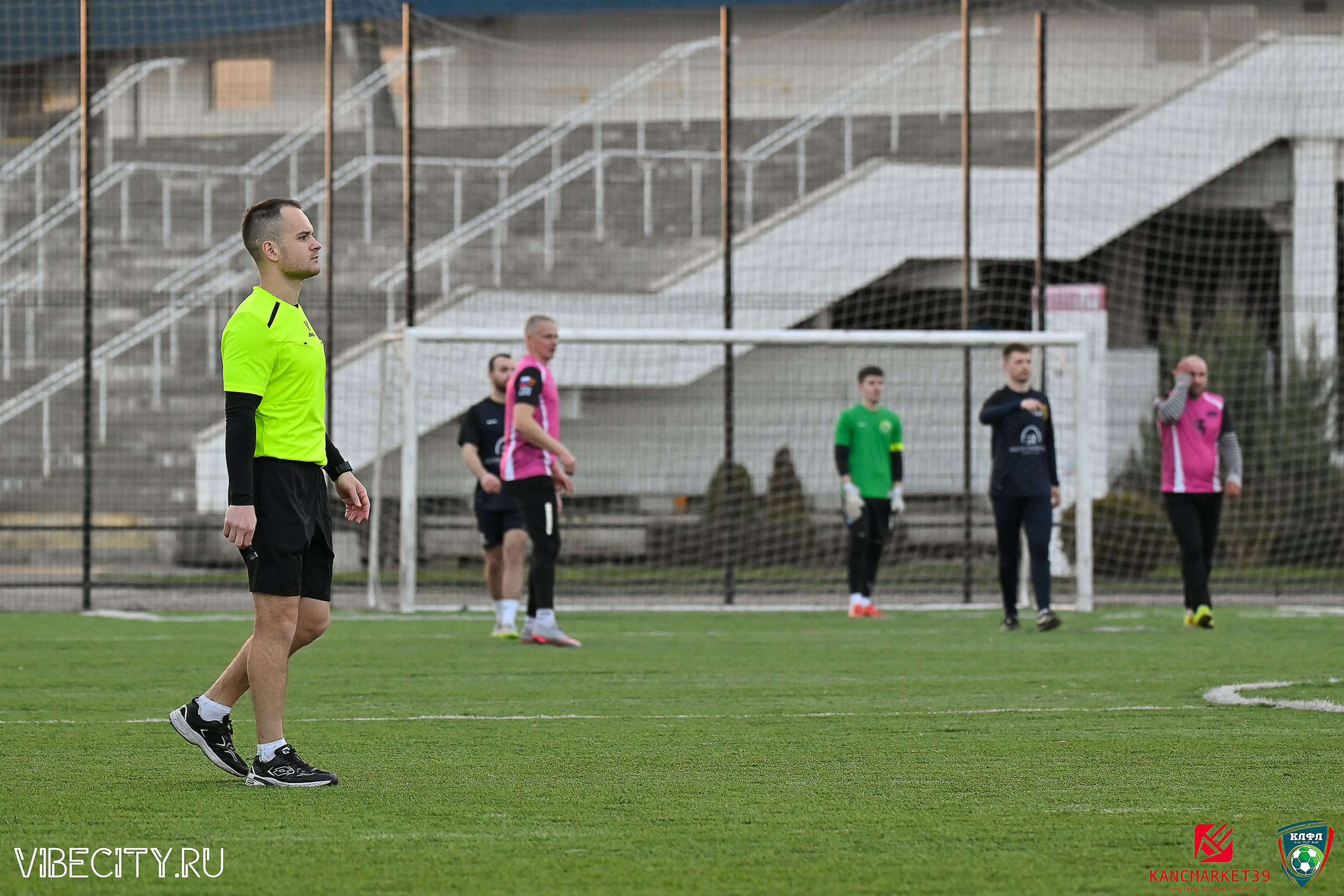 XX ЧЕМПИОНАТ КАЛИНИНГРАДСКОЙ ЛФЛ КАНЦМАРКЕТ39 сезона 2024–2025 гг. VIBECITY.RU Вайб Сити Ру Фоторепортажи Фотоотчеты Калининград