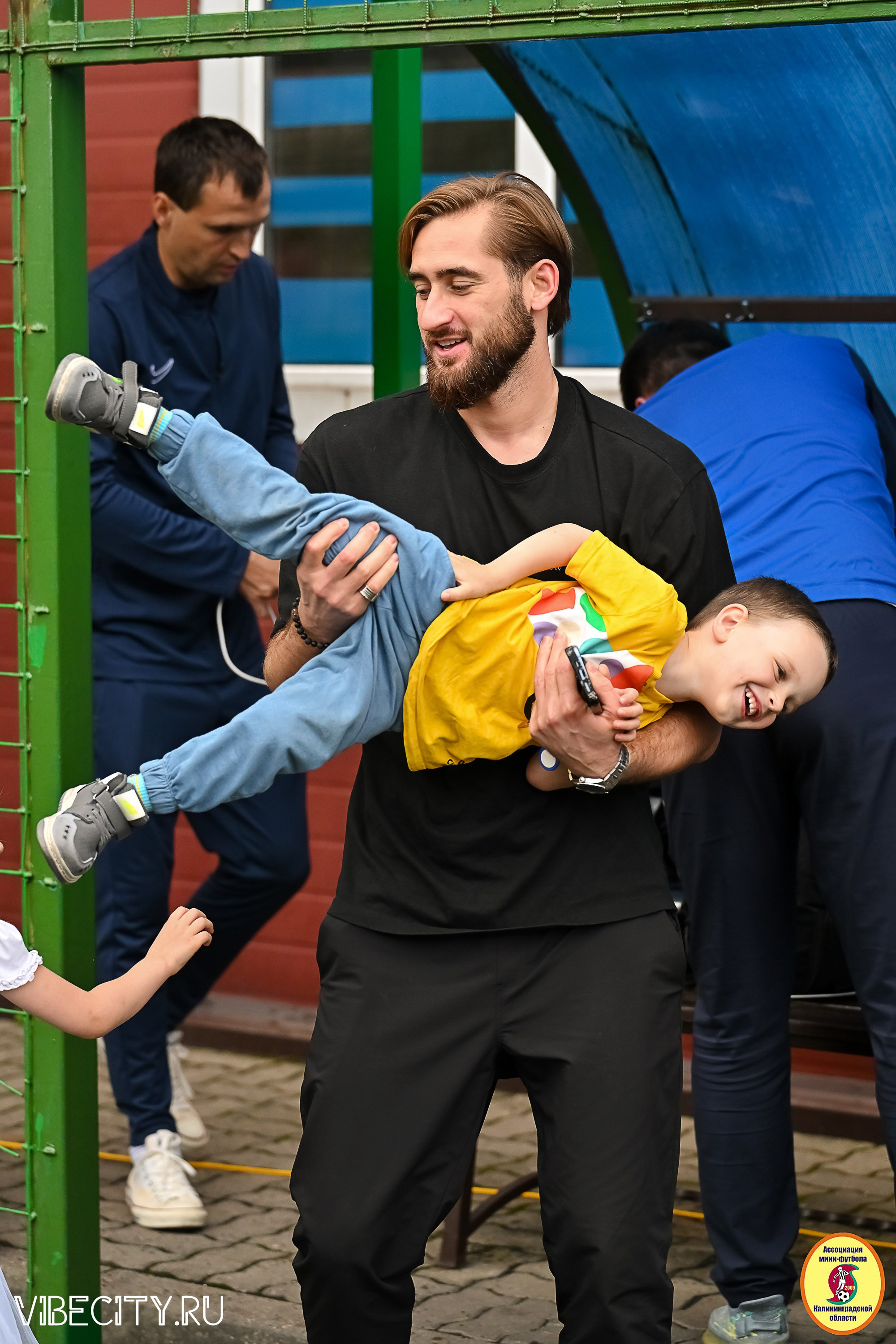 ИГРЫ МИНИ-ФУТБОЛЬНОЙ И КОРПОРАТИВНОЙ ЛИГИ. VIBECITY.RU Вайб Сити Ру Фоторепортажи Фотоотчеты Калининград