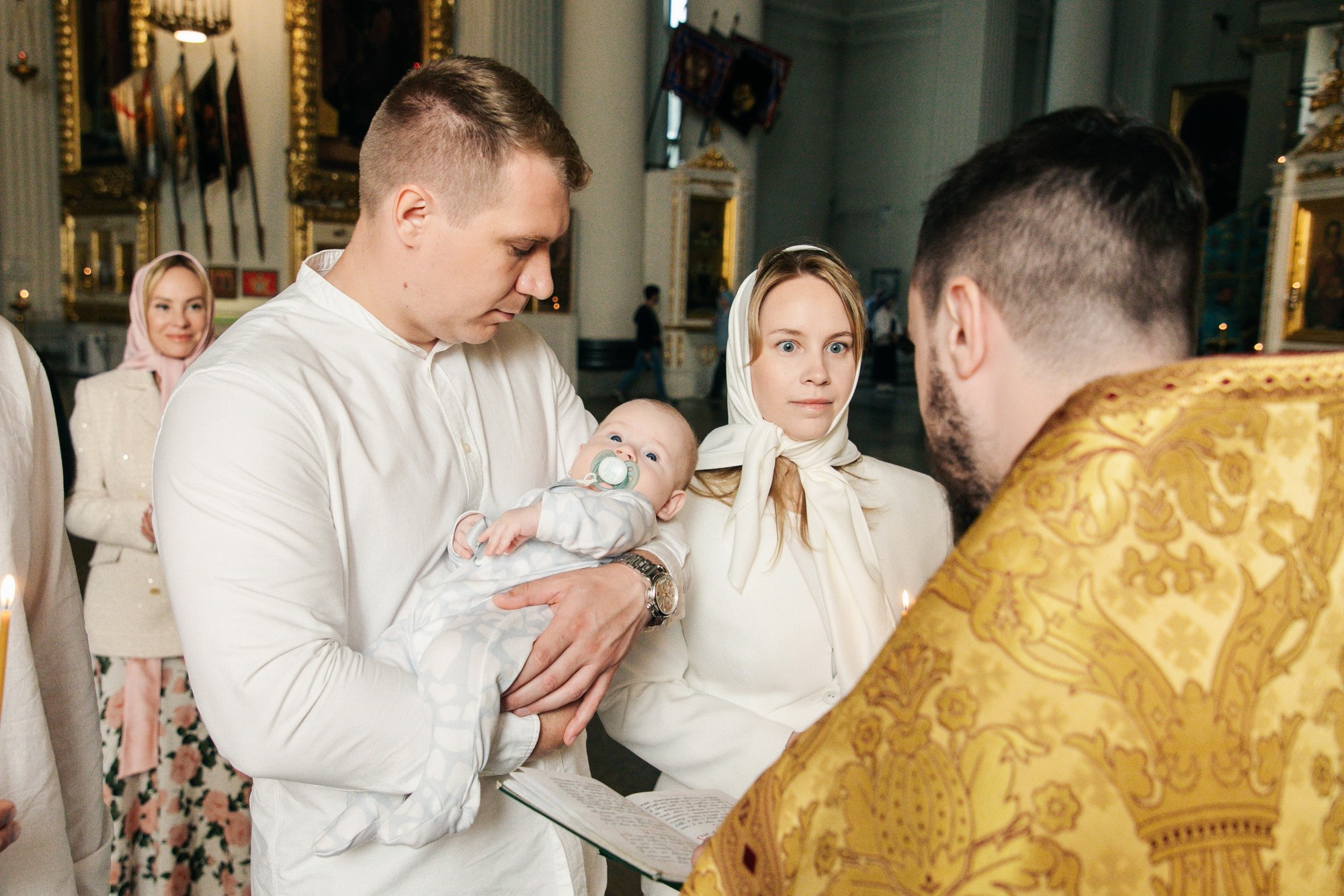 Крещение ребенка в Измайловском соборе СПб, покрестить в питере, цена крещения спб, сколько стоит крещение 2024 2023, где крестить мальчика, где крестить девочку, лучшие храмы для крещения