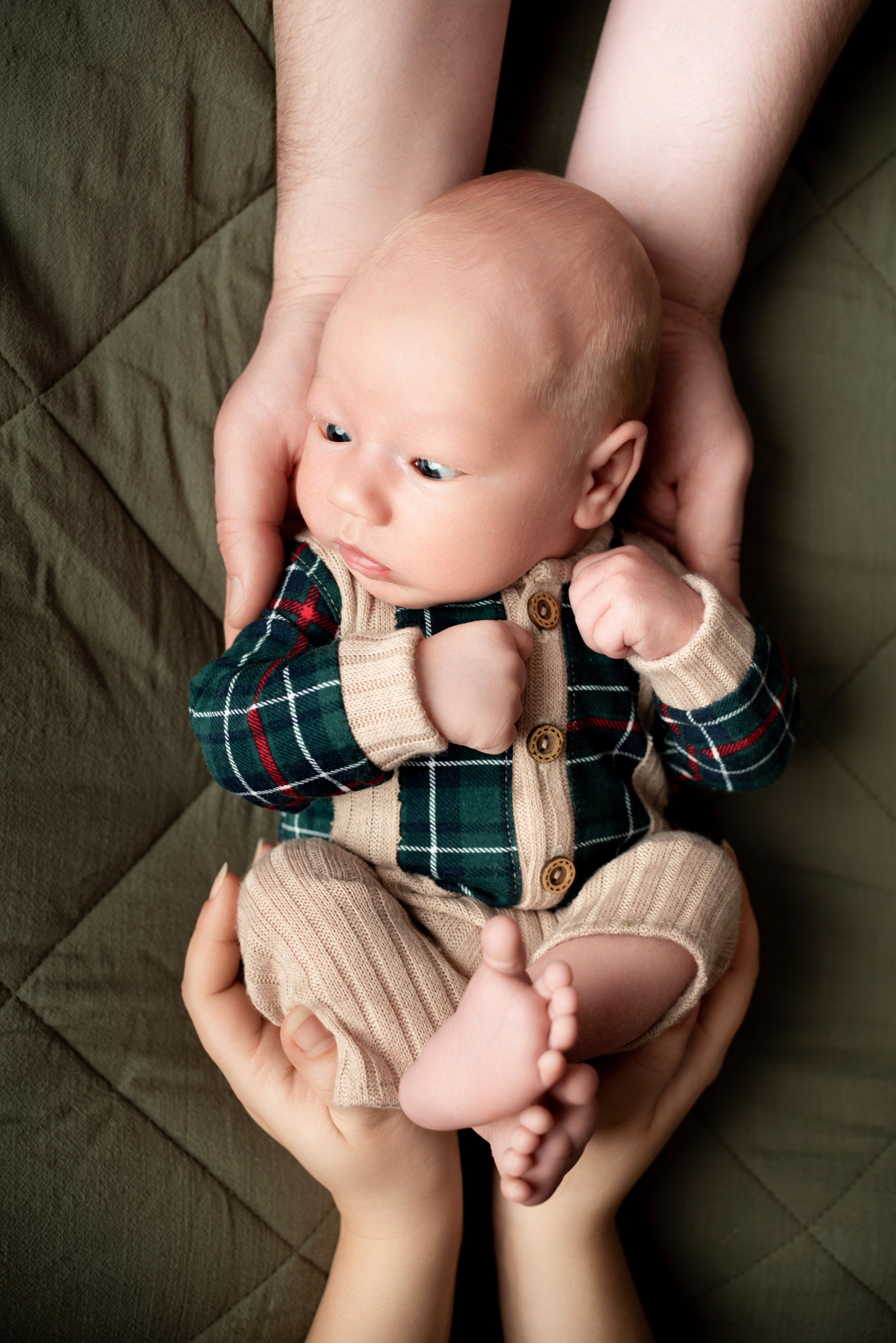 Малыш Александр пакет «Ньюборн КРОХА плюс родители». Фотограф новорожденных в Нижневартовске Лара Курдюкова