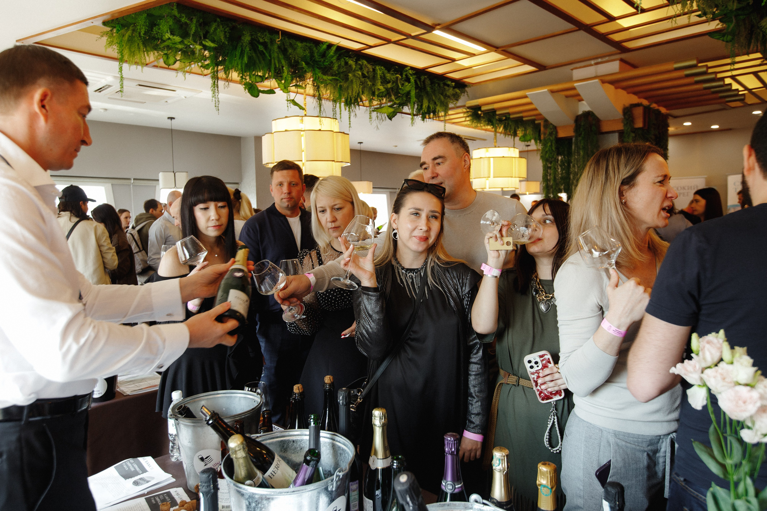 ФЕСТИВАЛЬ ИГРИСТЫХ ВИН. СВОИ. ФОТООТЧЕТЫ-СОБЫТИЯ-МЕСТА