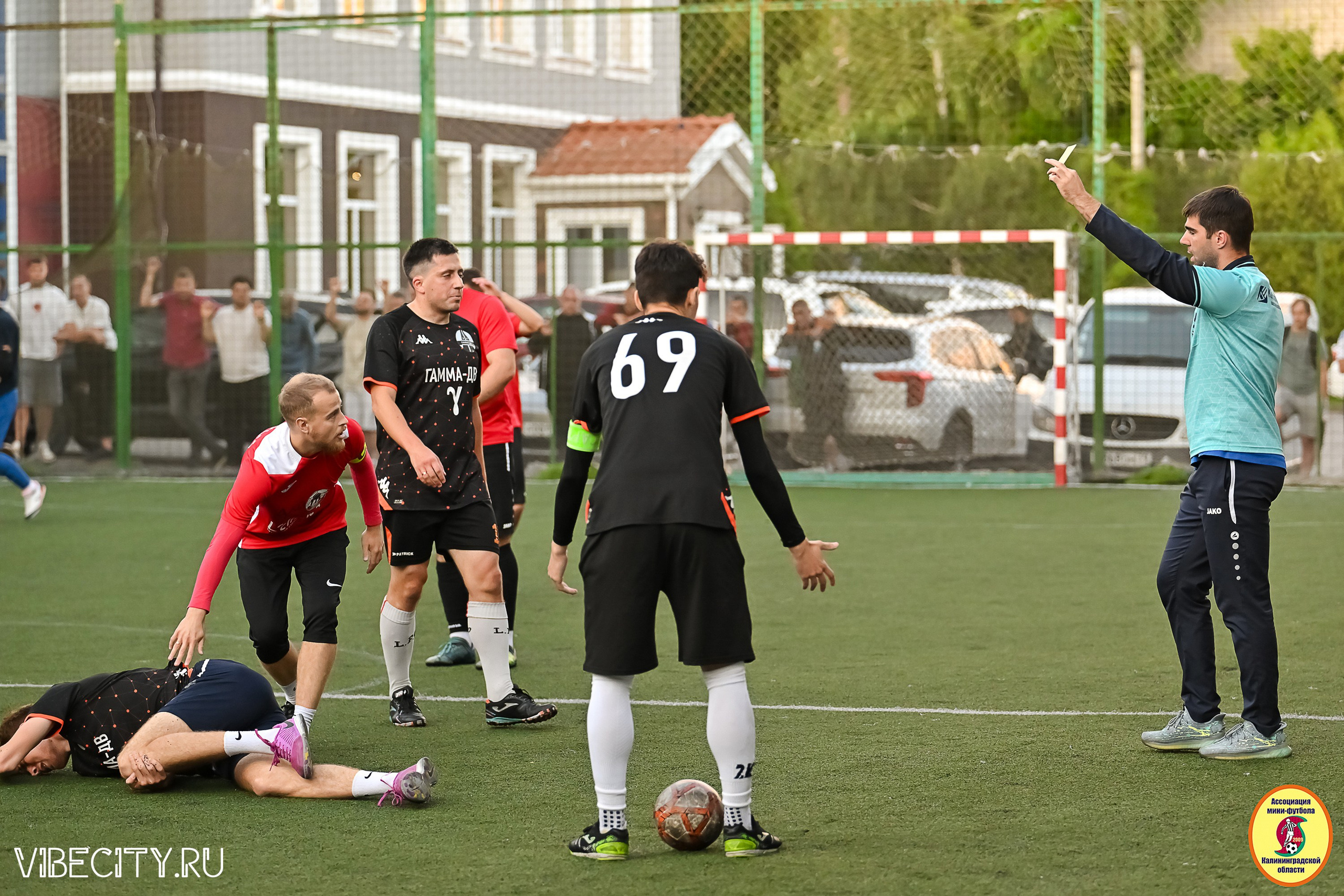 ИГРЫ МИНИ-ФУТБОЛЬНОЙ И КОРПОРАТИВНОЙ ЛИГИ. VIBECITY.RU Вайб Сити Ру Фоторепортажи Фотоотчеты Калининград