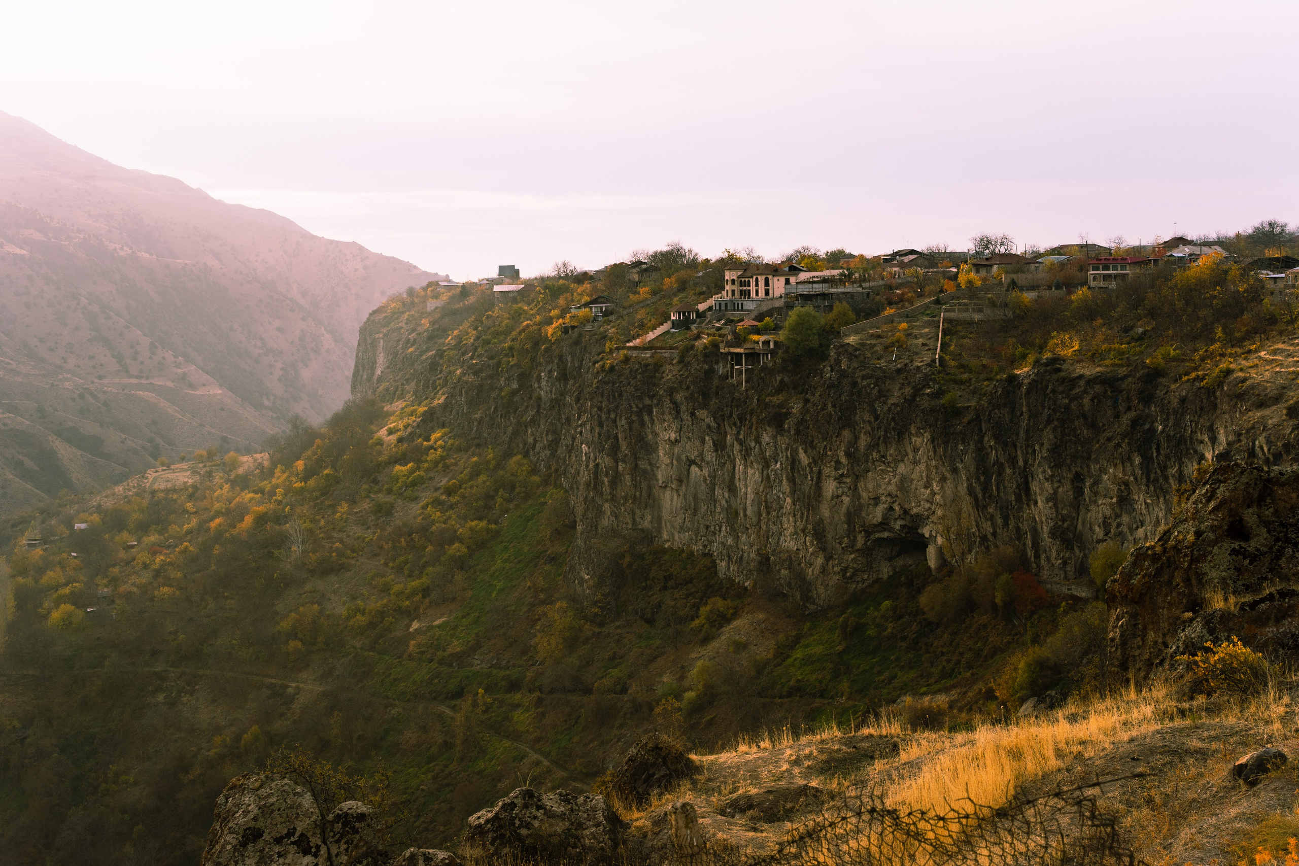 Canvas Aesthetics. Oleg Kozachok — Photographer with Protanopia | Portraits, Texture & Light