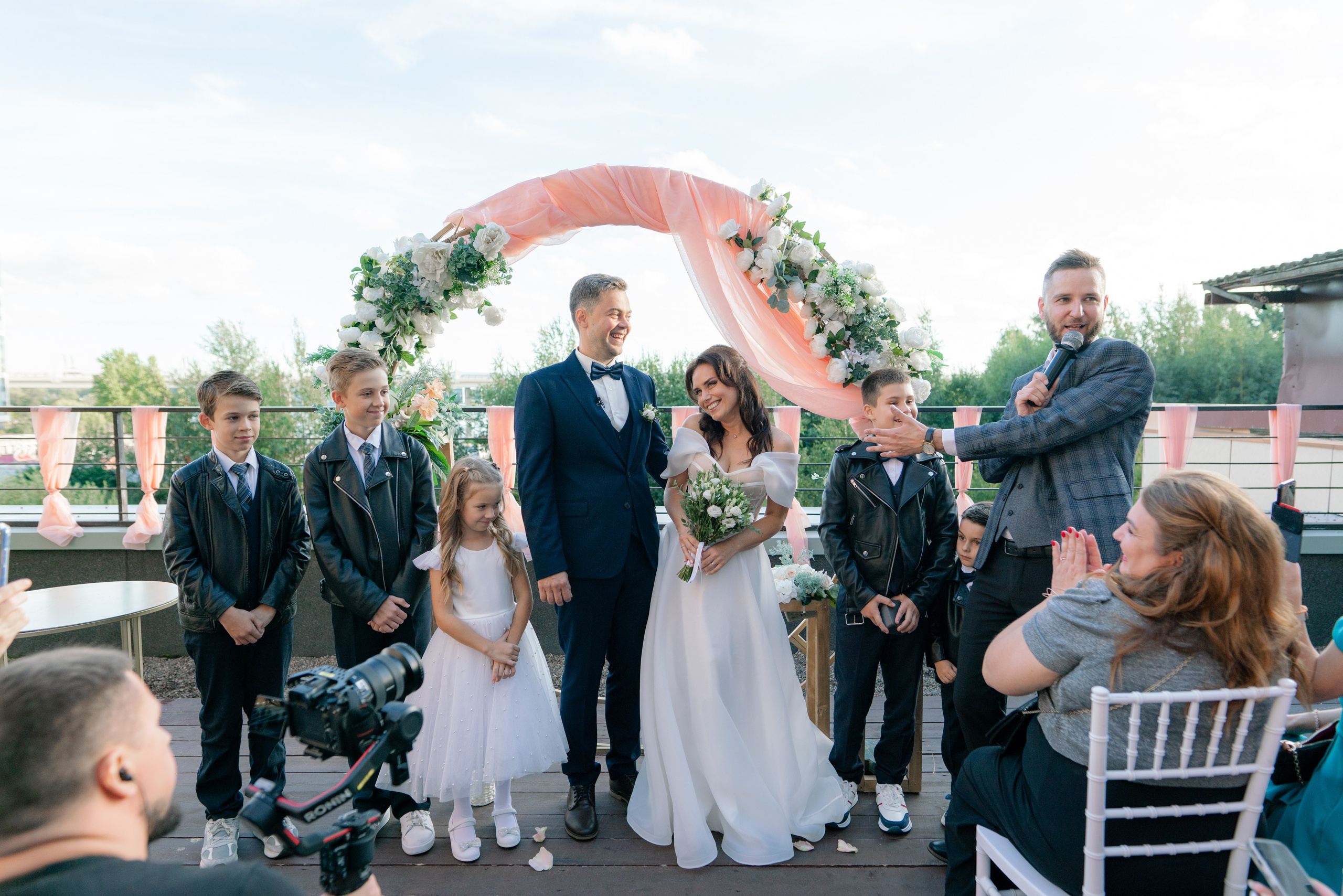 выездная регистрация пары из Санкт-петербурга на шоу Четыре свадьбы