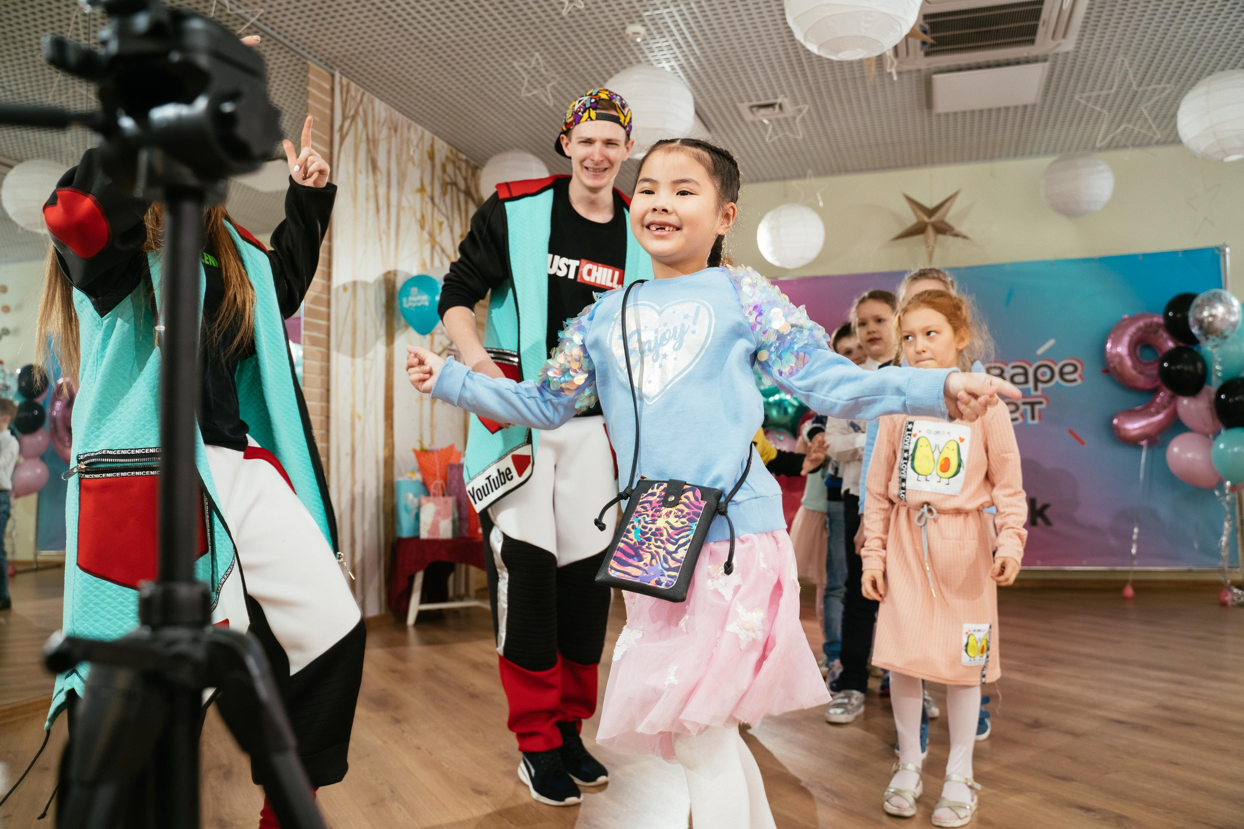 Тик-ток вечеринка для Варвары. Выпускные альбомы для детского сада и школы в Красноярске Мария Русяев