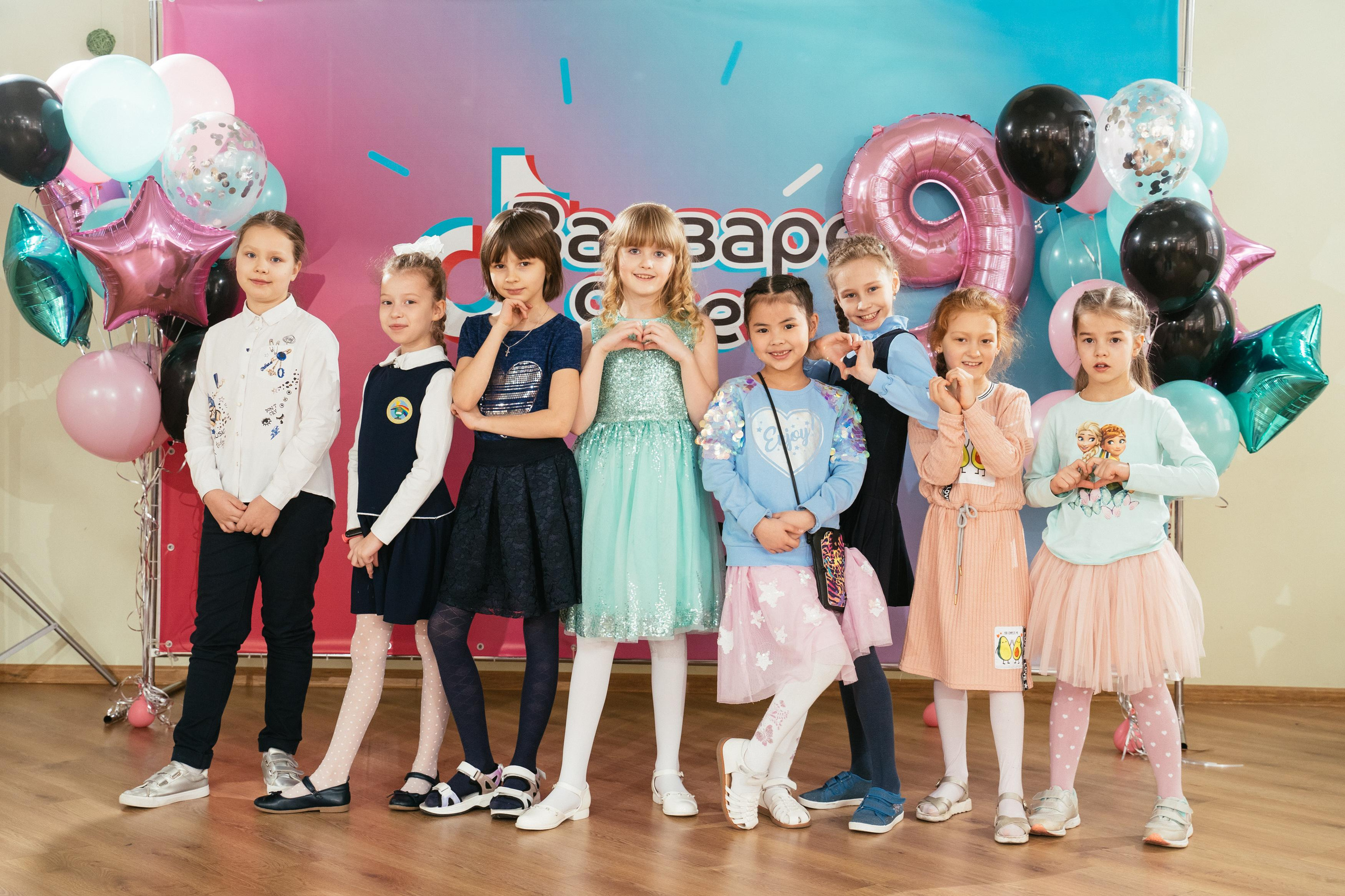 Тик-ток вечеринка для Варвары. Выпускные альбомы для детского сада и школы в Красноярске Мария Русяев