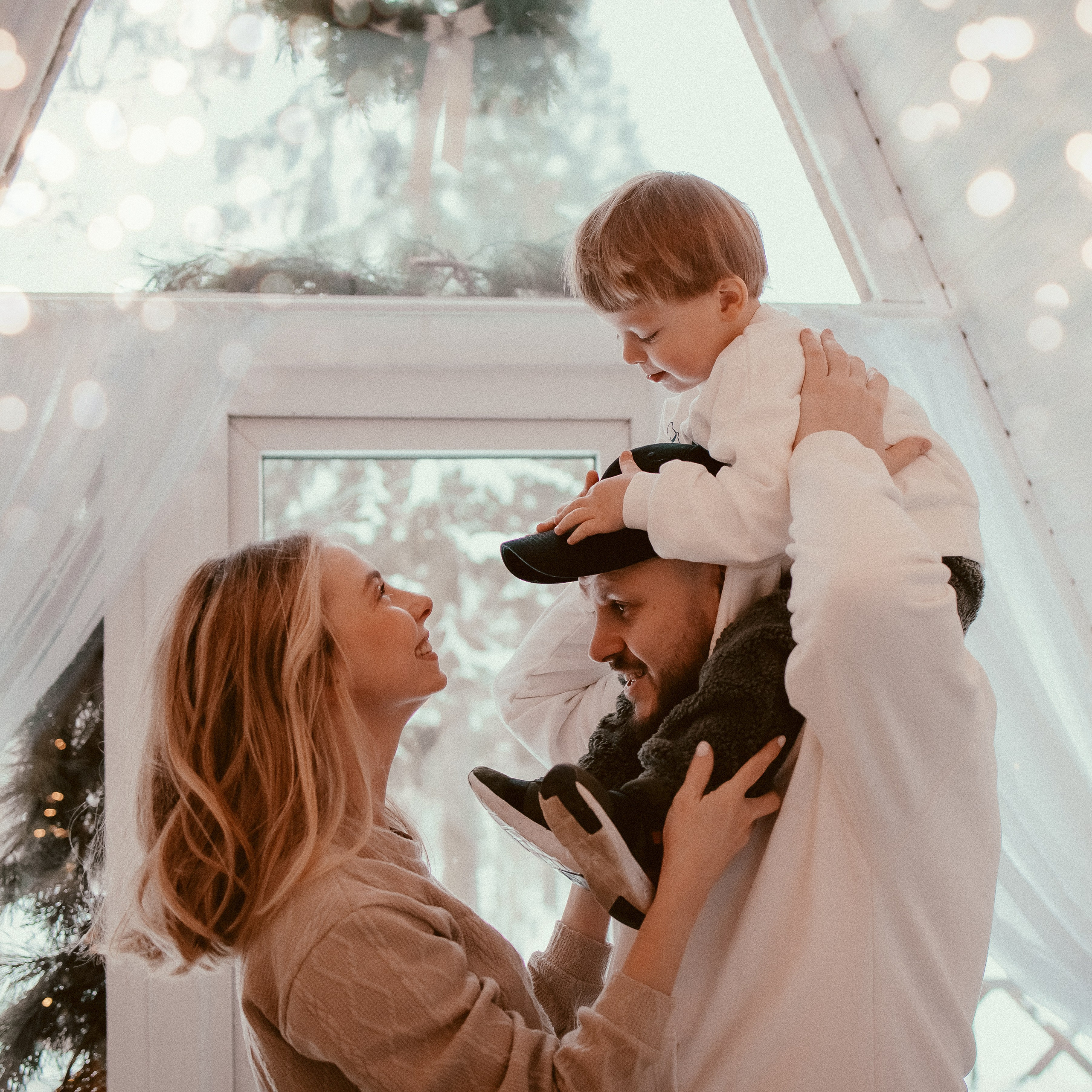 семейная фотосессия в студии с детьми в москве, детская фотосессия в фотостудии в москве, уютные нежные семейные фотосессии в москве, семейная беременная фотосессия в москве с детьми, фотосессия беременности с мужем в москве, светлые фотостудии в москве, стильные семейные фотосессии в москве, фотосессии в стиле lifestyle, фотосессии в стиле лайфстайл в москве, Семейная фотография в москве , семейный фотограф в москве , семейная фотосессия в москве , семья , детская фотография , фотограф , женский портрет , фотосессия , детский портрет , детский фотограф , lovestory , новогодняя фотосессия , детское фото , детская фотосессия , эмоциональные семейные фотосессии в москве, портретная фотография в москве, заказать семейный фотоальбом в москве