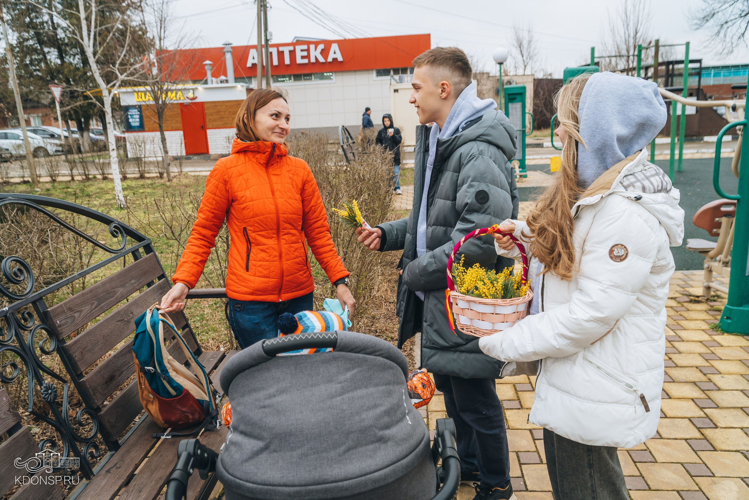 Поздравление от волонтёров станицы. Новотитаровский Дом культуры