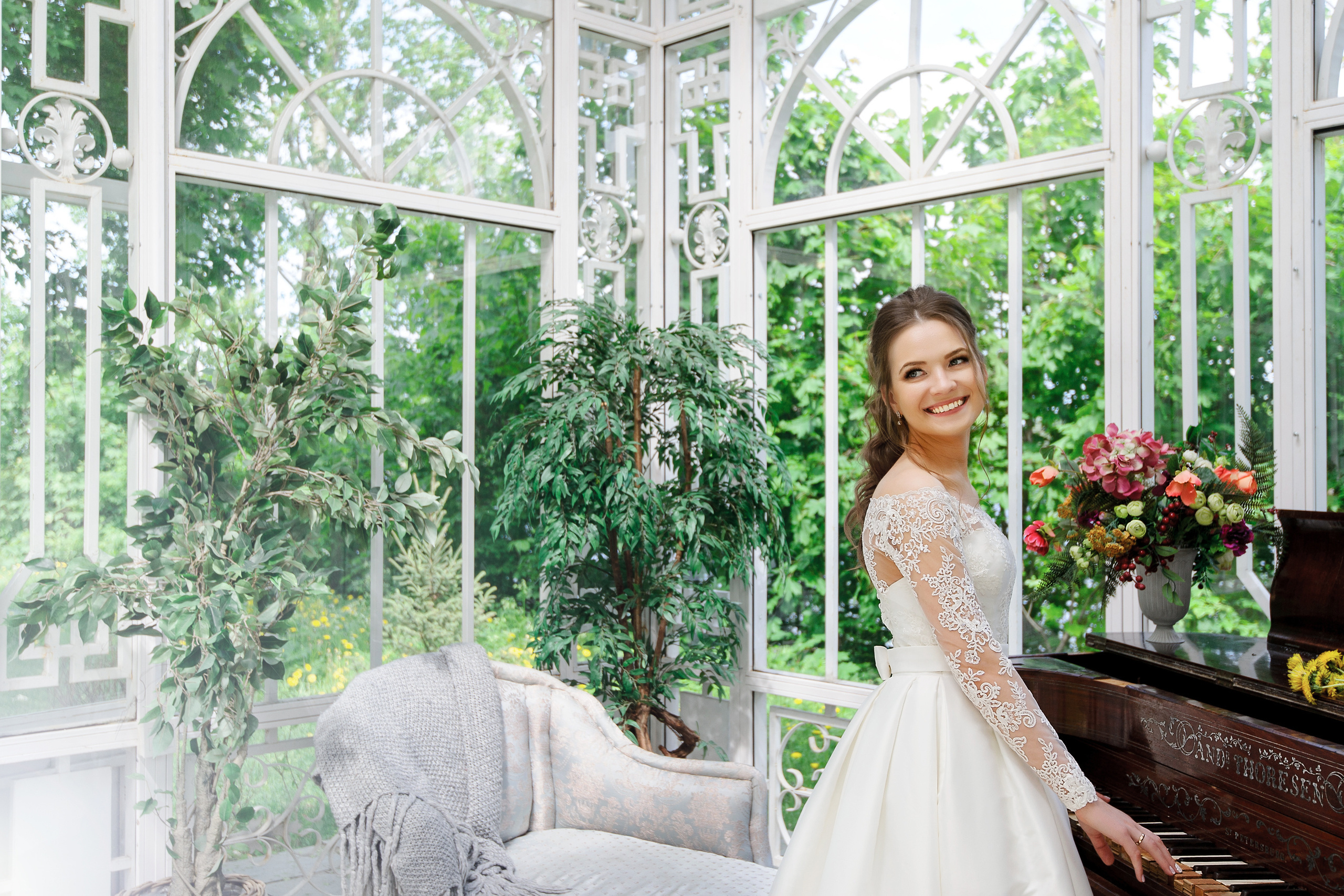 Свадебная фотосъёмка в фотостудии Мимика. Свадебный фотограф Наталья Немцева в Санкт-Петербурге