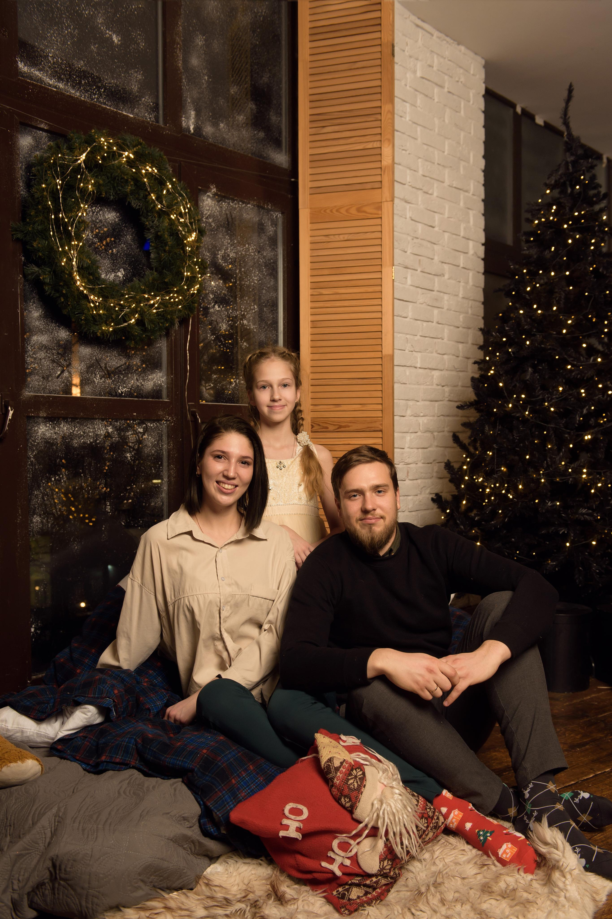 Семейная фотосессия - семейная и детская фотосъемка в студии Калинингр. Свадебный фотограф Калининград - Александр Зубанов