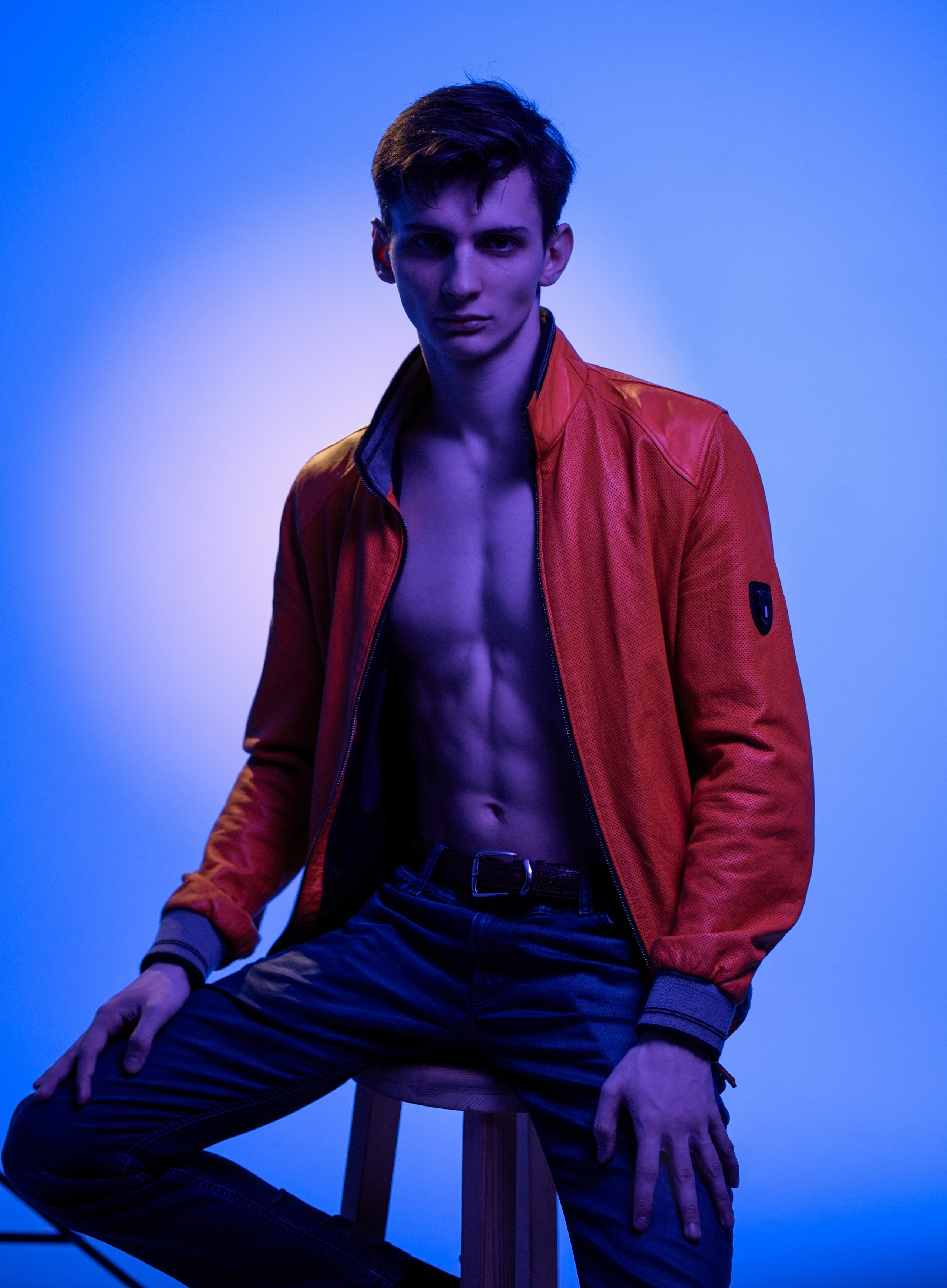 Фокусник Артур Качалов. Портретная съемка в Москве, студийный фотограф Игорь Фомин