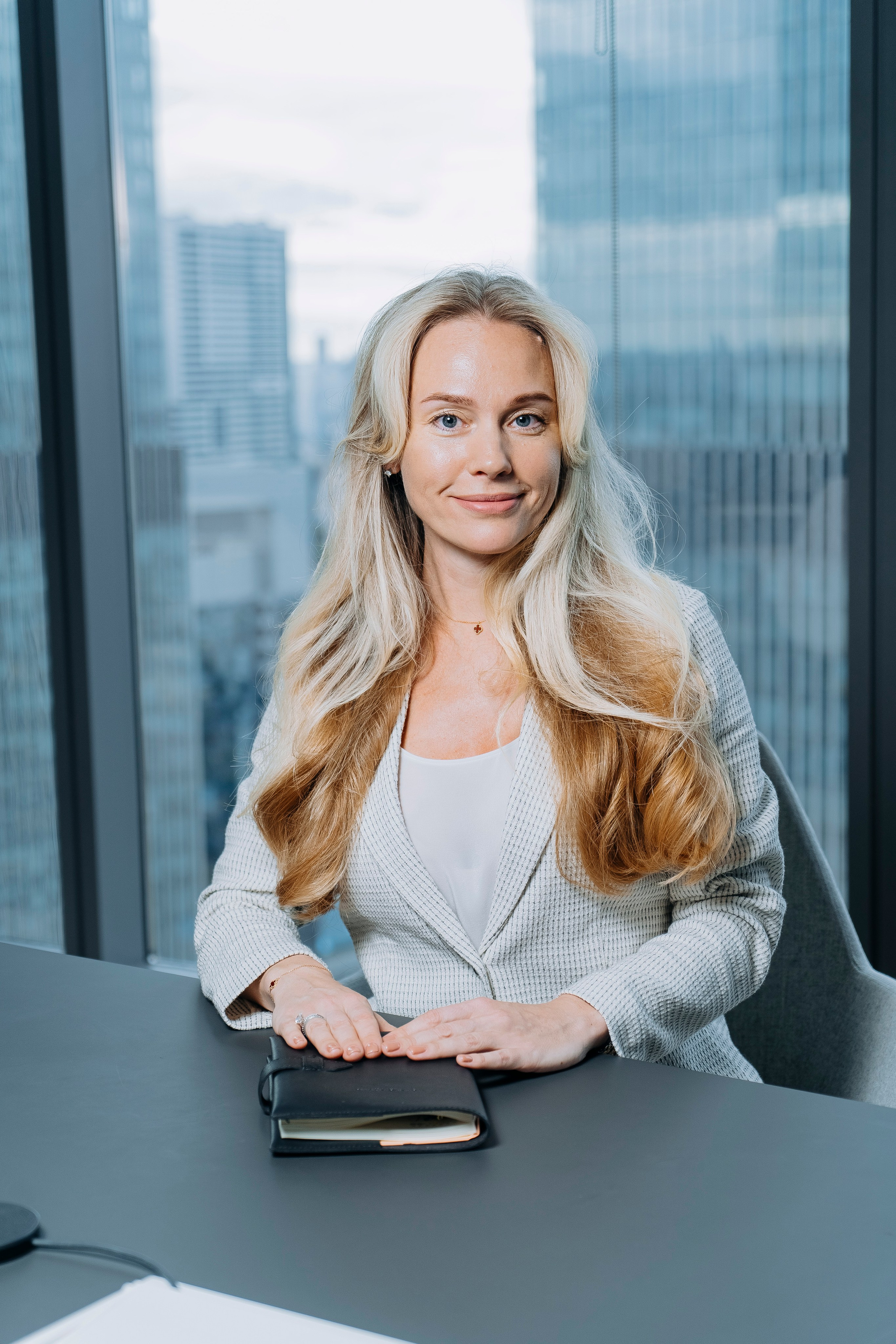 Деловая фотосессия в Москва-Сити. Профессиональный портретный фотограф в Москве Владимир Глаголев