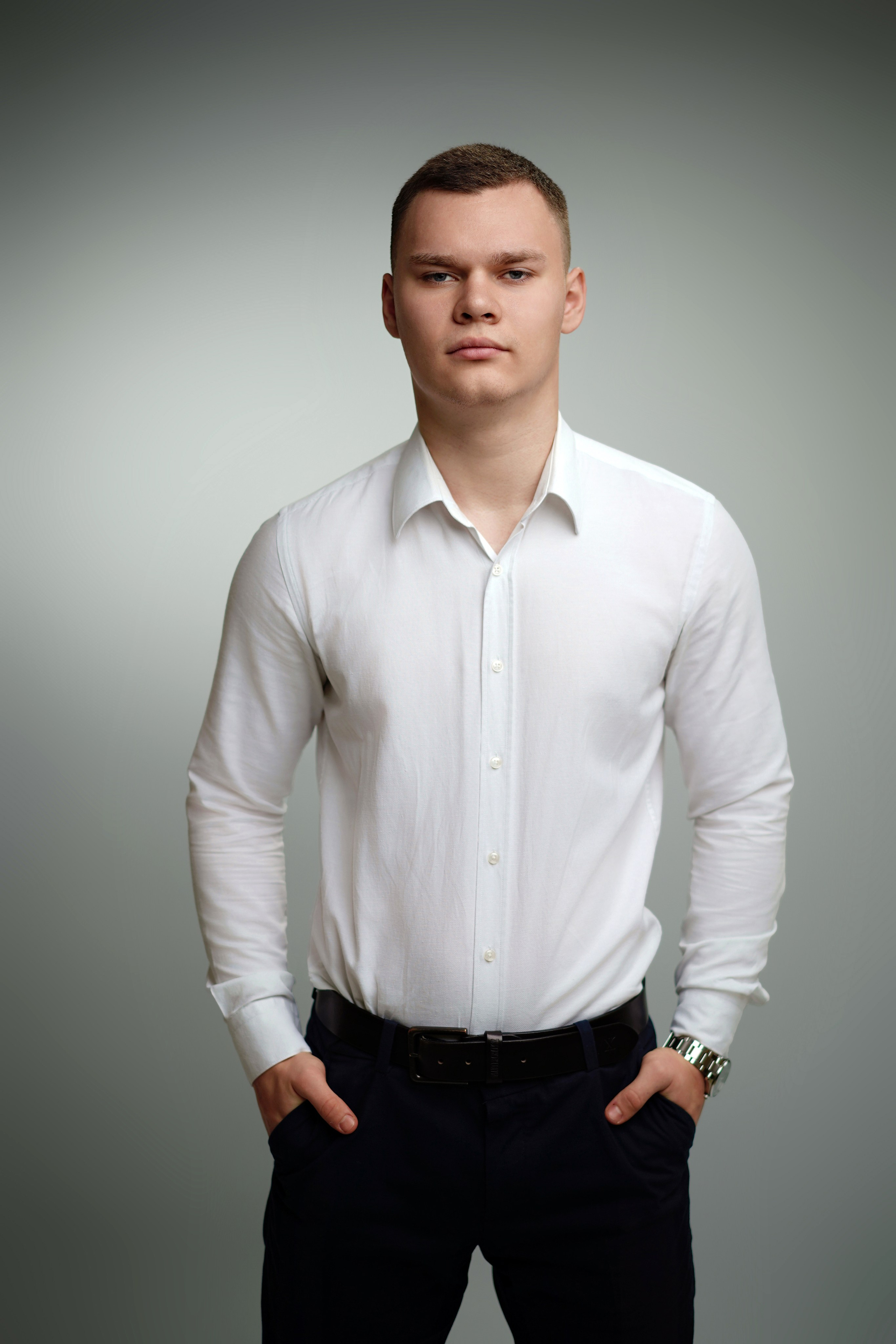 Стиль портрета в студии. GOTRA — выпускные альбомы в Тюмени