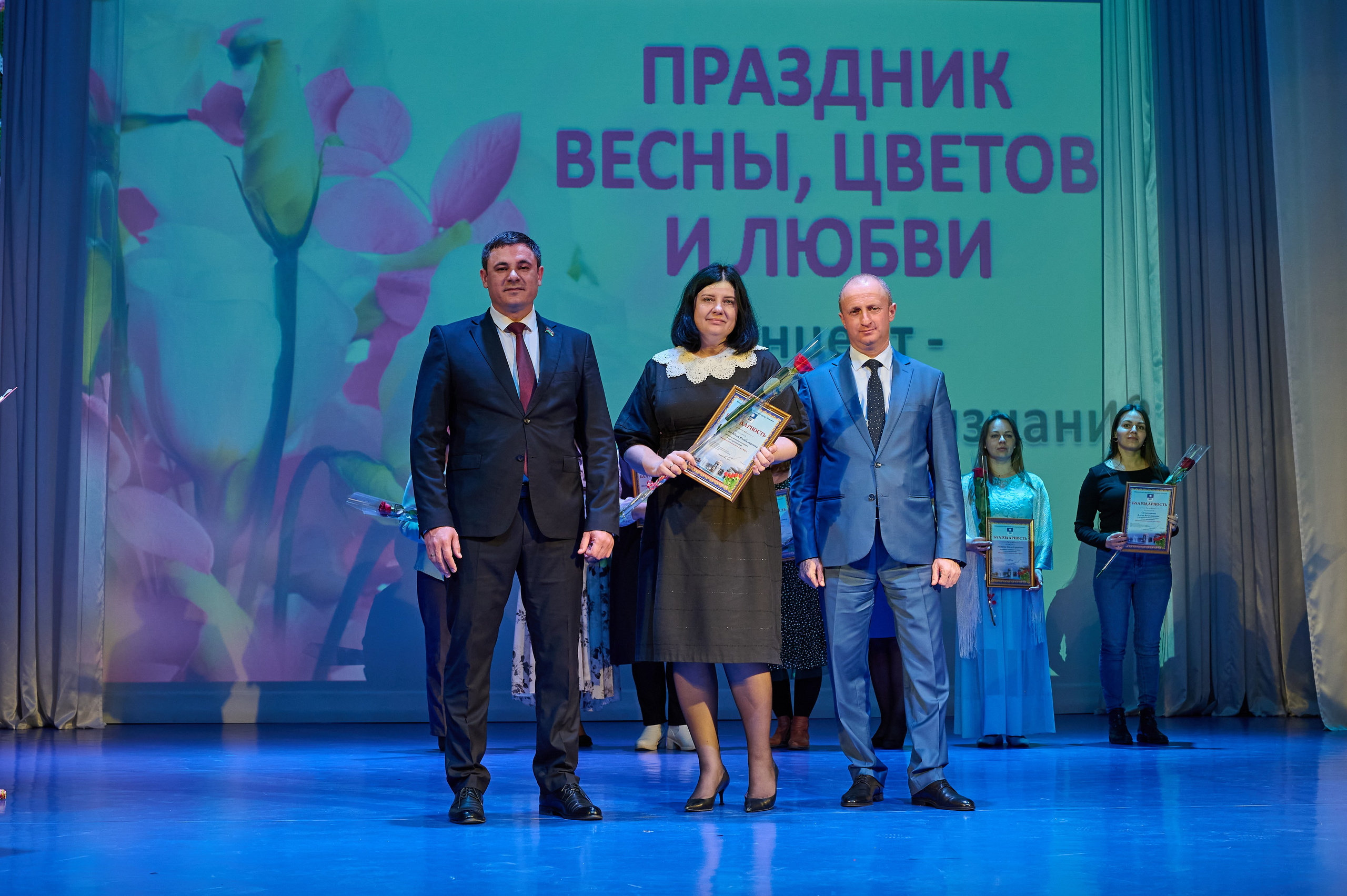 8 марта Марьина роща. Жизнь курорта Кабардинка в фотографиях