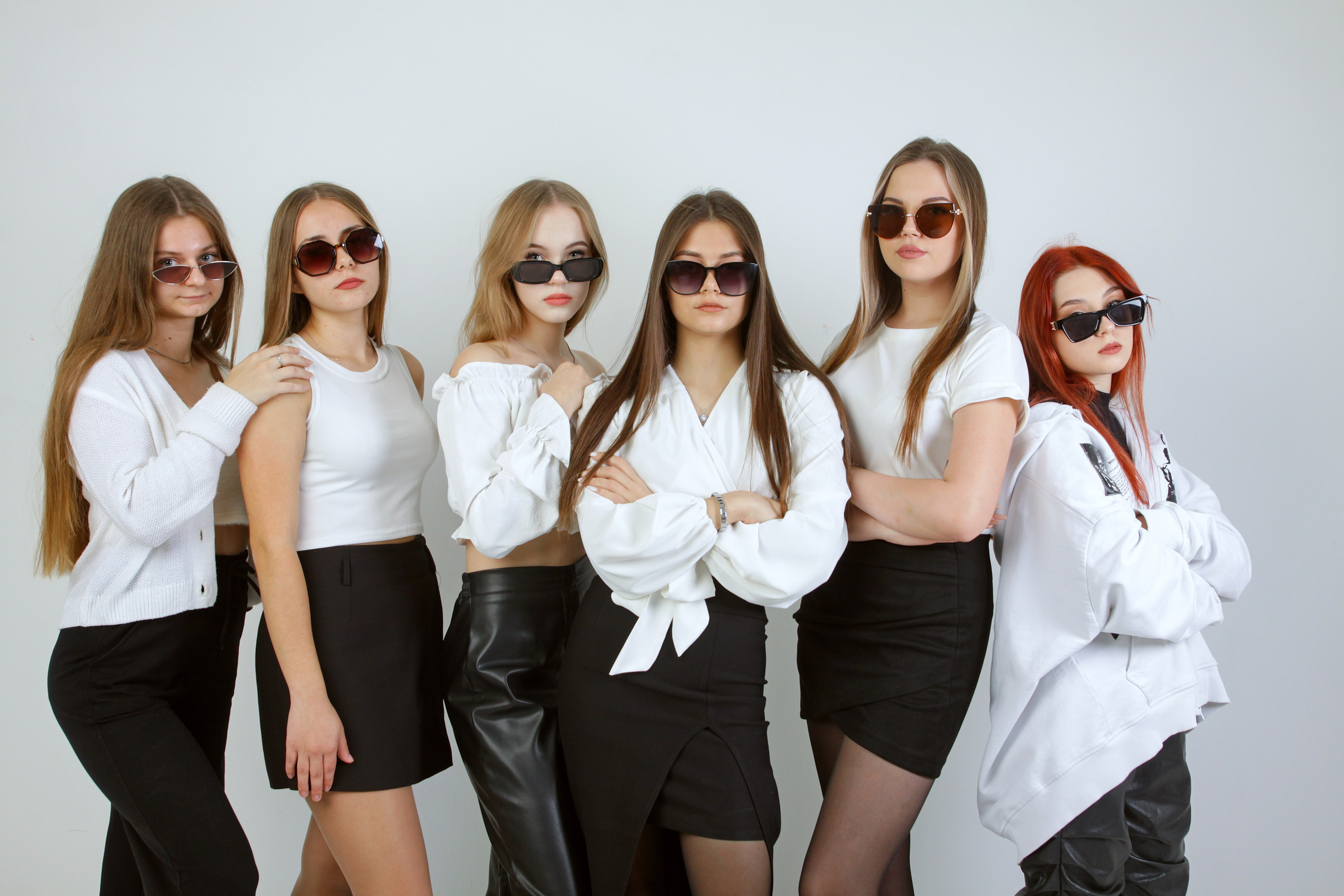 Съемка старшеклассников в студии «СОВА» г. Таганрог. Выпускные альбомы в Таганроге и Ростовской Области