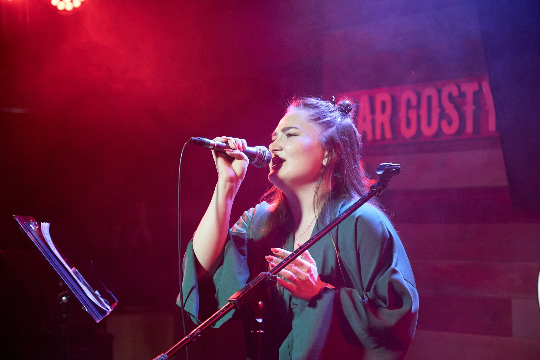 Концерт в баре «Гости». Фотограф Омск | Александр Вандеров