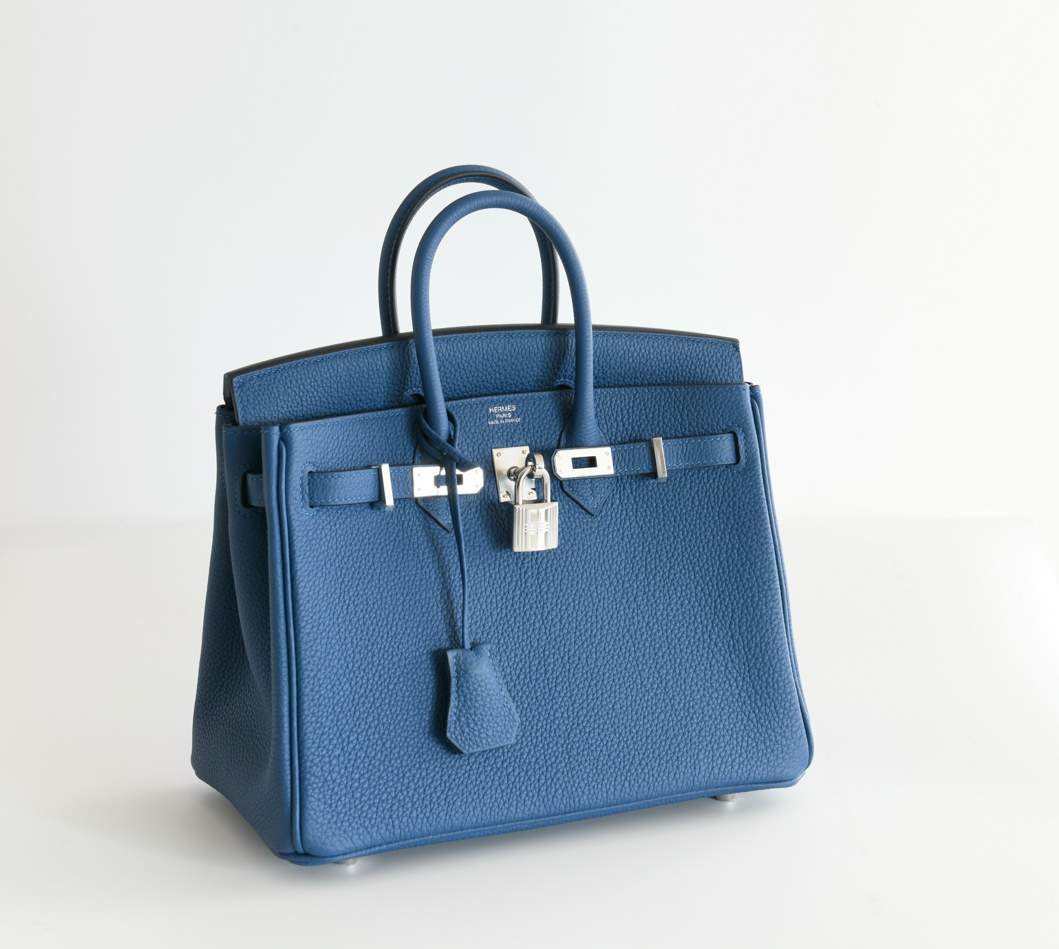 Authentication. RELUXE-ATELIER