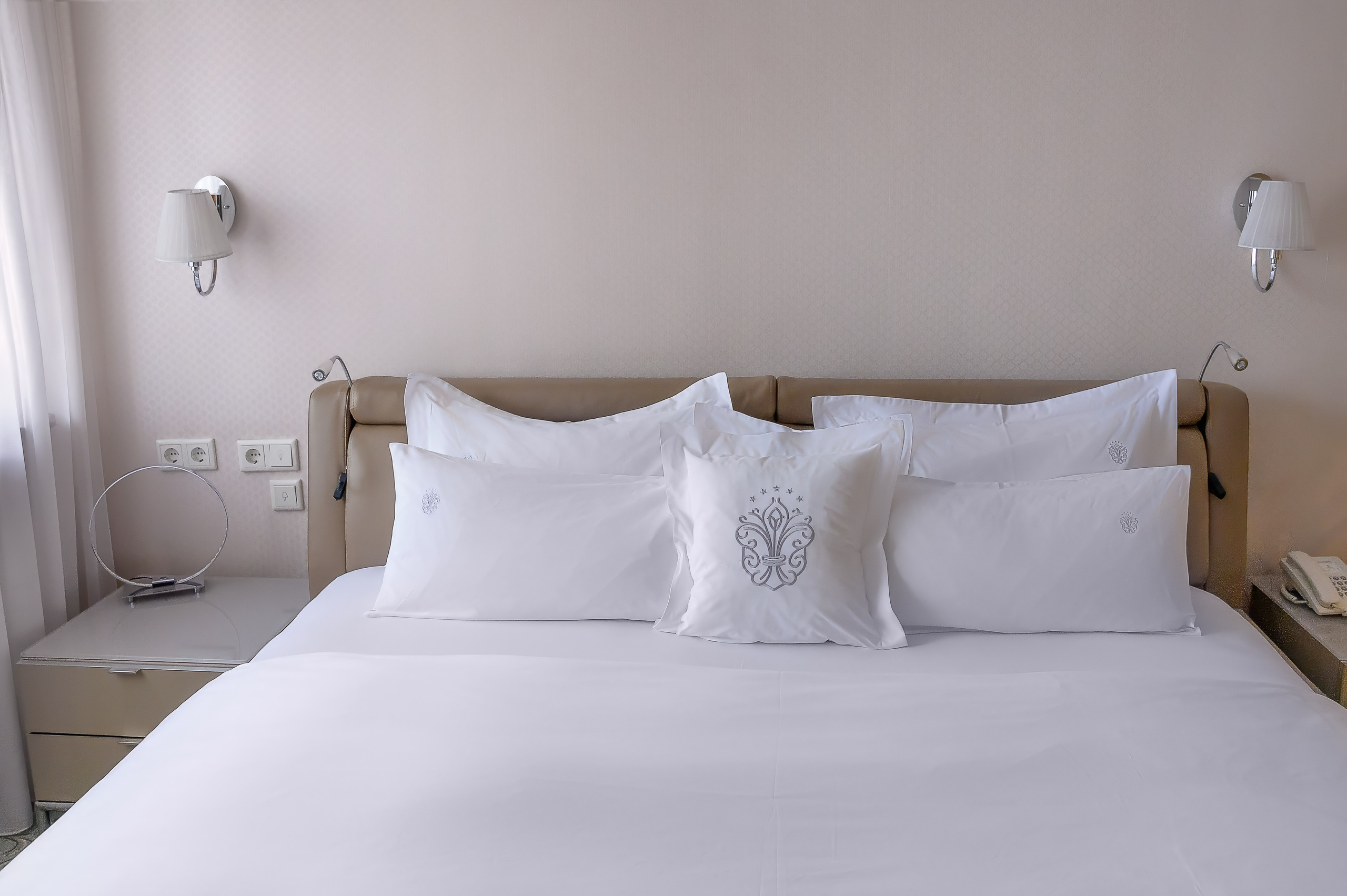 Съёмка номера отель Резиденция. Фотограф — Рустам Бикулов. Коммерческая фотография, фуд-фотография