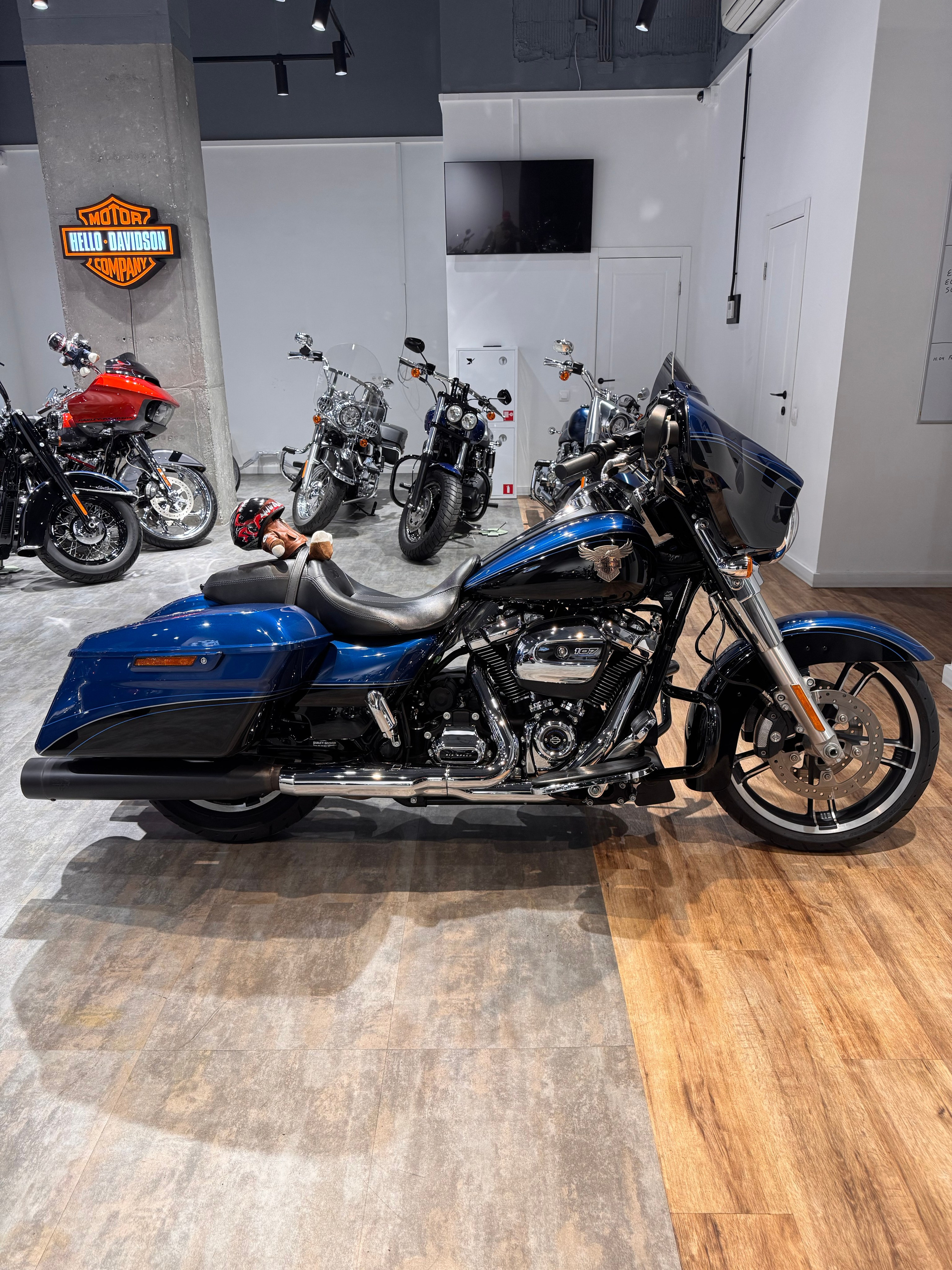 Harley Davidson Electra 2018 Street Glide (Коллекция 115) 8К — купить мотоцикл. Hello Davidson, Москва. Только хорошие мотоциклы…