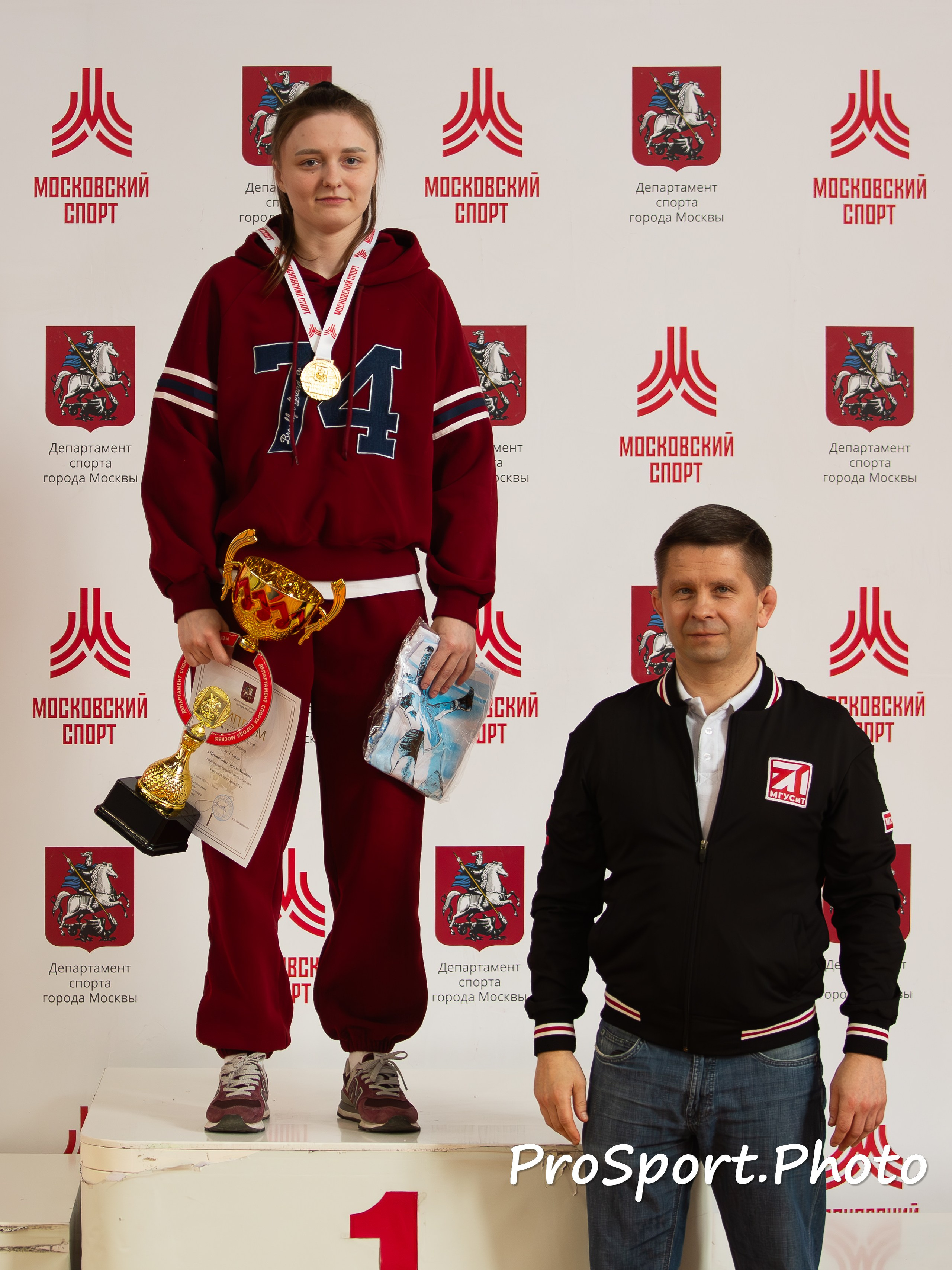 «Спорт через объектив: история в каждом снимке!»