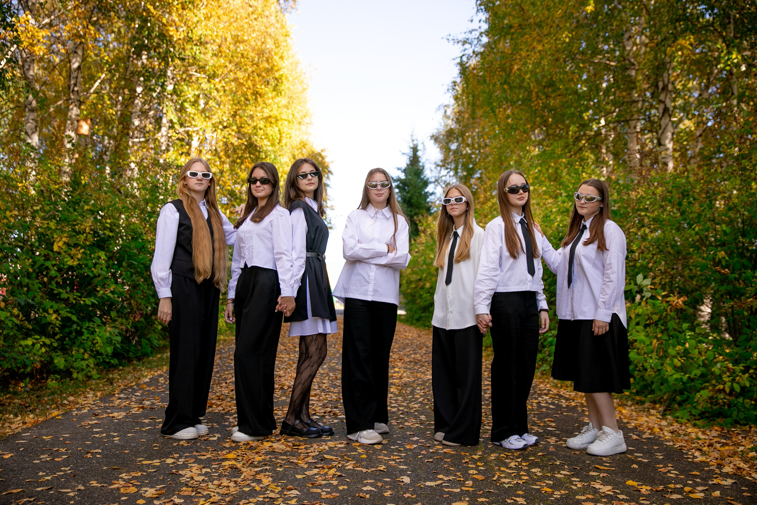 Выпускные альбомы 9-11 классы. Семейный и детский фотограф София Шарабурко, Томская область