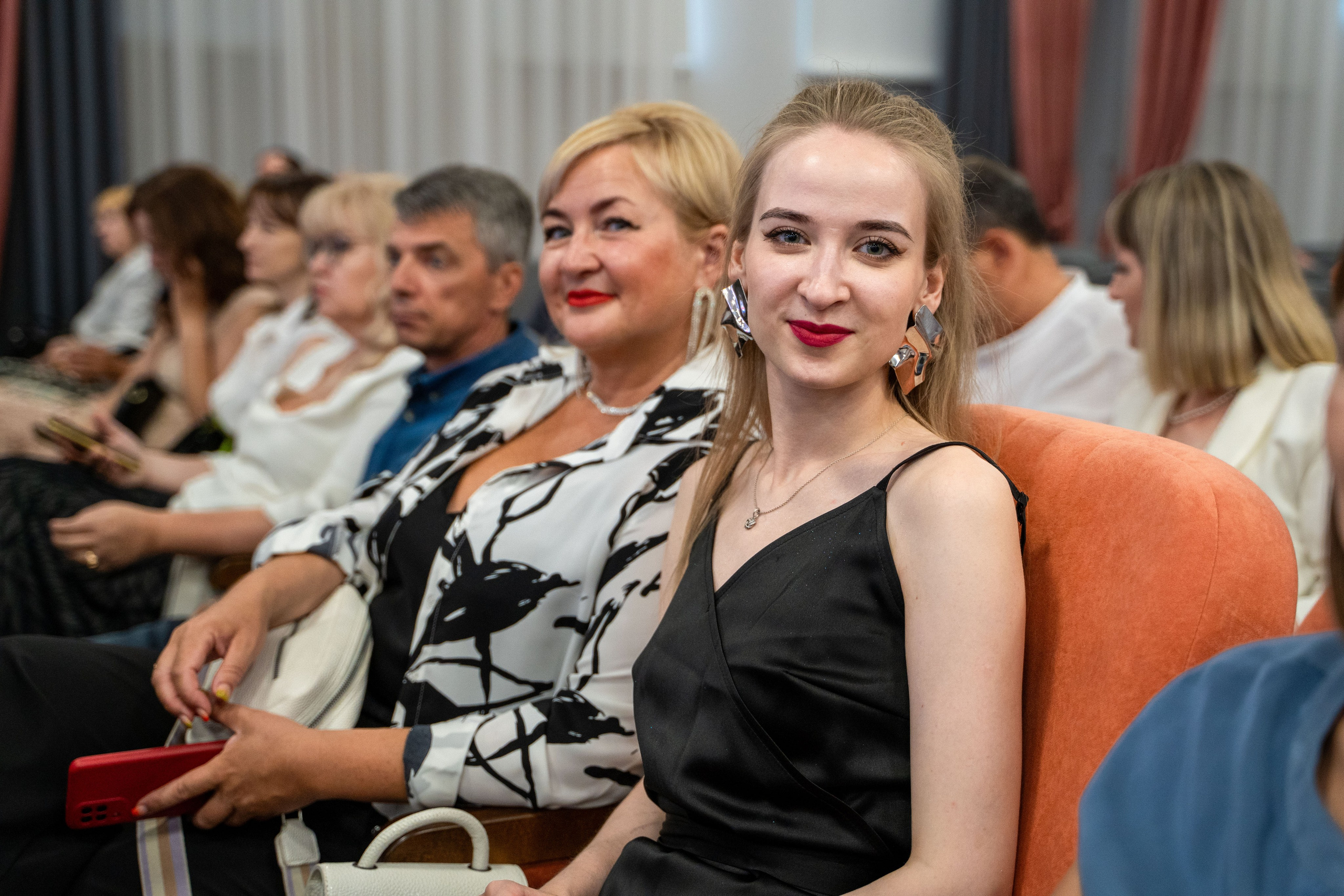 Школа 106_Вручение аттестатов 11классы_2024 г. Фотографы из солнечного Краснодара Вадим и Надежда Митус