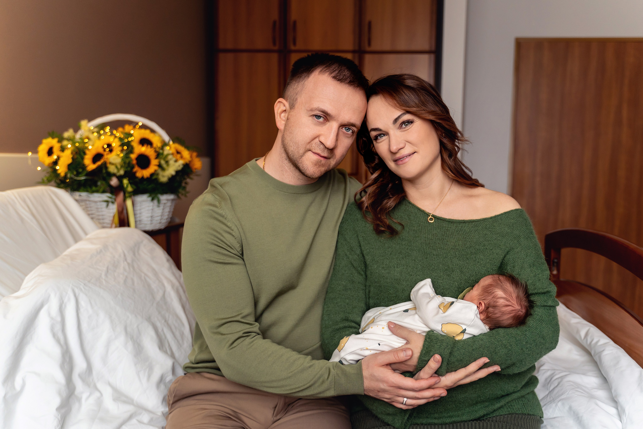 Выписка из роддома Лапино. Фотограф на выписку из роддома Москва. Фотограф \ Видеограф на Крещение, Венчание Москва| Семейные съемки