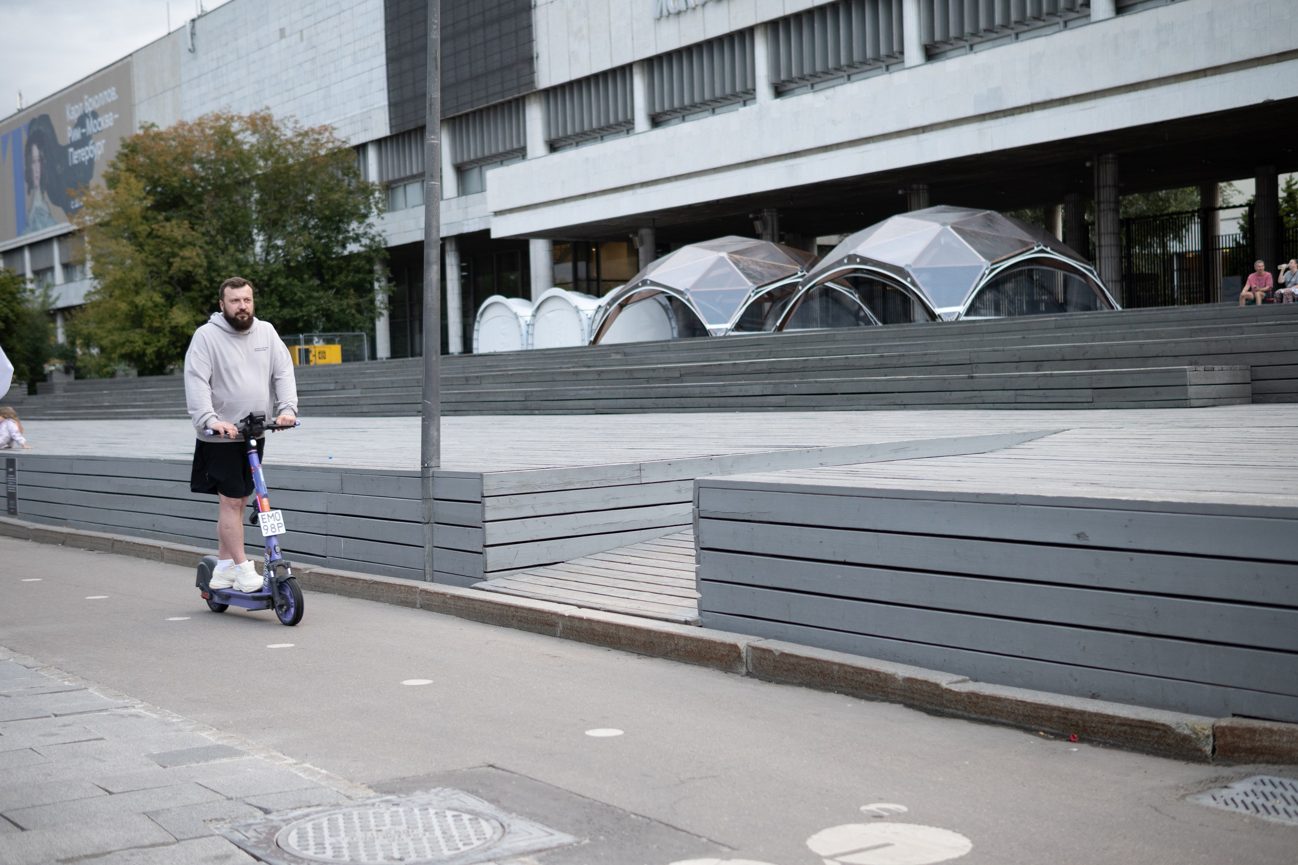 180 дней лета. Ожерельев Лев