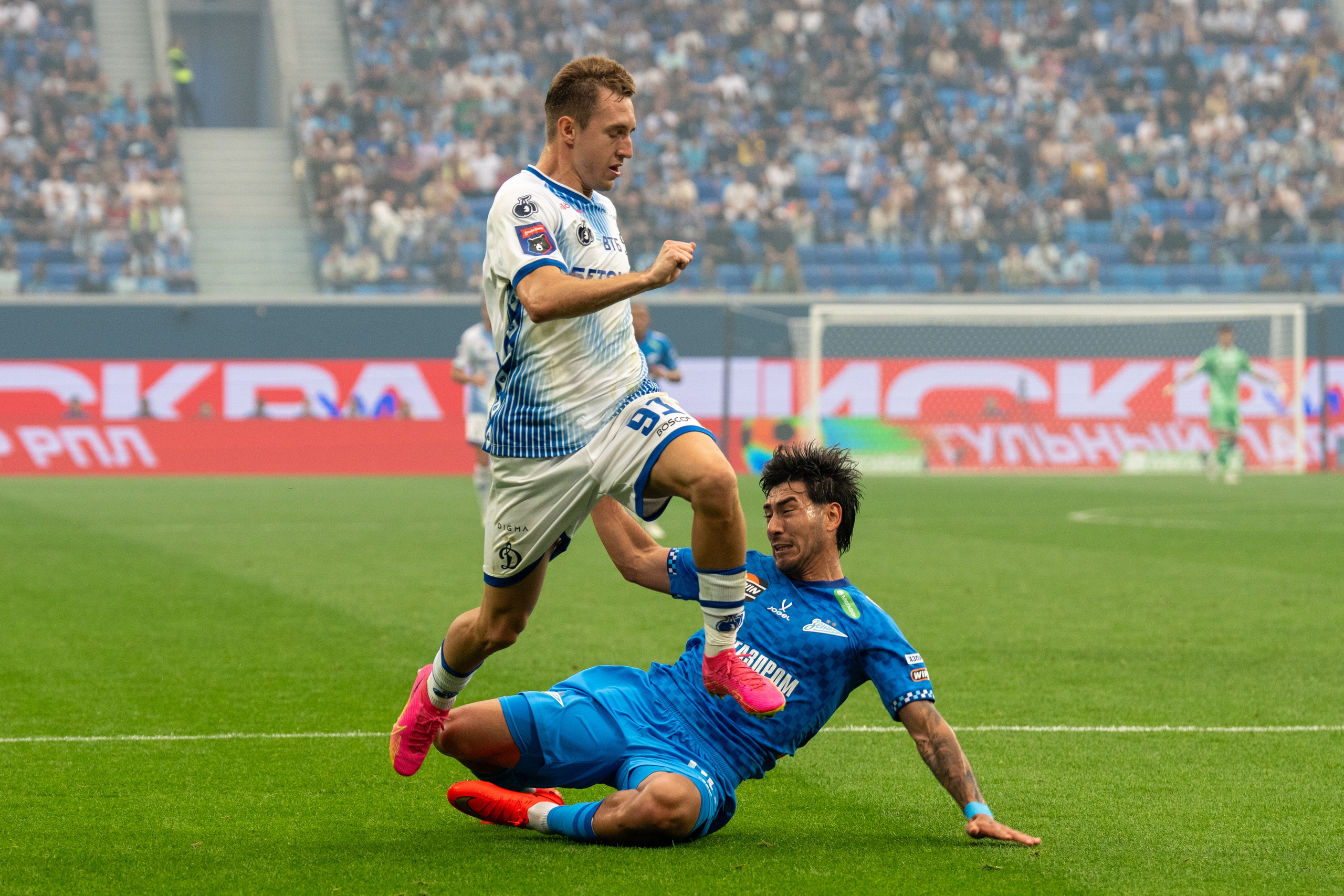Zenit 3–0 Dynamo Moscow, RPL Matchday 4 at Gazprom Arena | Sports Photographer Saint Petersburg — Anton Hauff