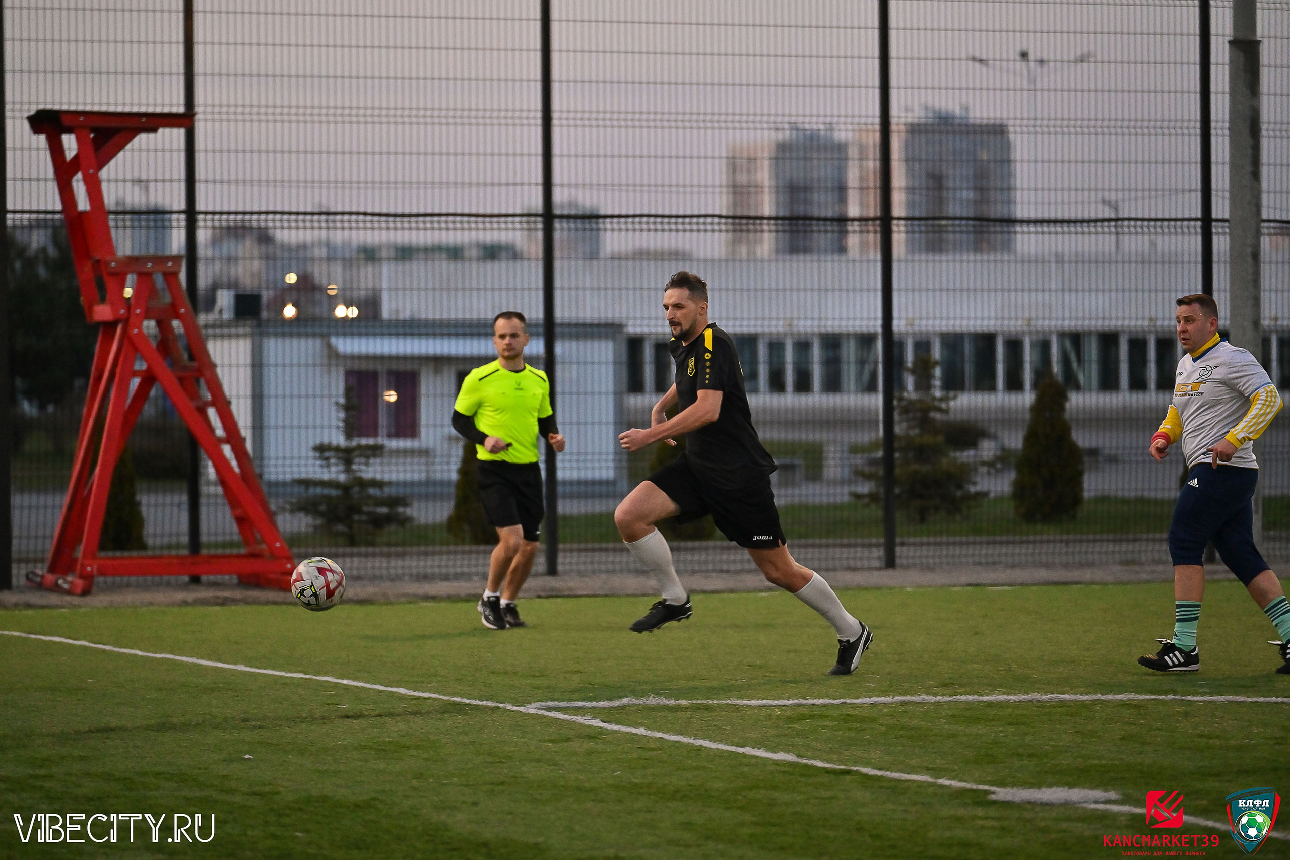 XX ЧЕМПИОНАТ КАЛИНИНГРАДСКОЙ ЛФЛ КАНЦМАРКЕТ39 сезона 2024–2025 гг. VIBECITY.RU Вайб Сити Ру Фоторепортажи Фотоотчеты Калининград