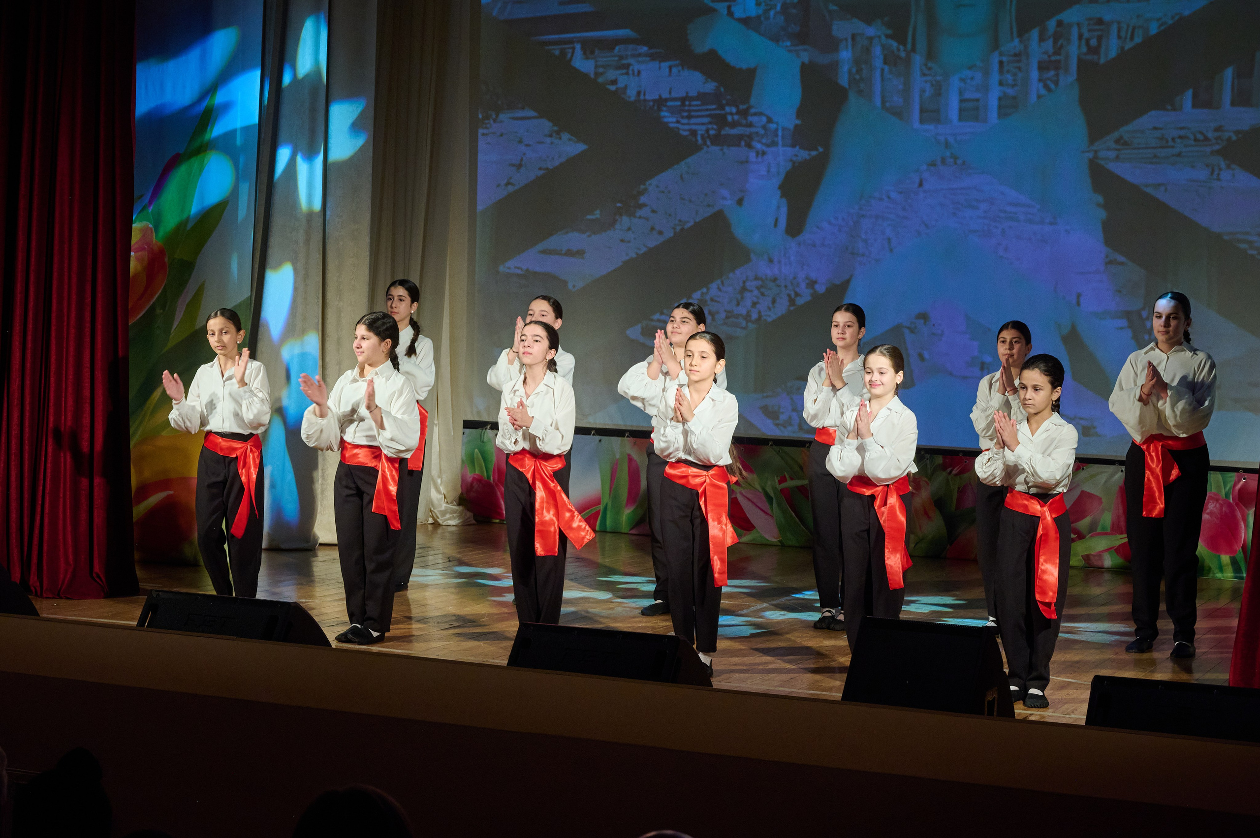 8 марта ДК Кабардинка. Жизнь курорта Кабардинка в фотографиях