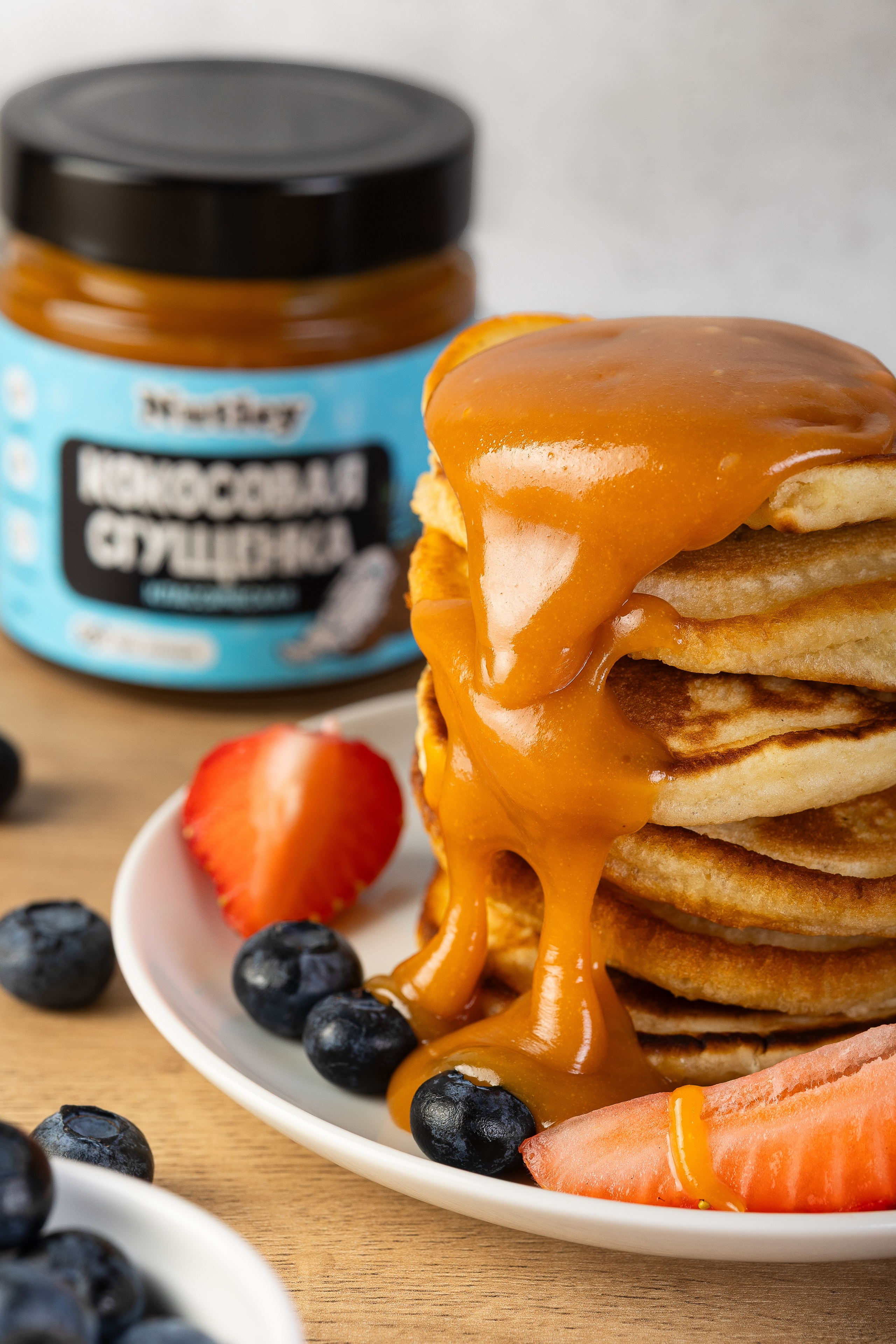 Съемка кокосовой сгущенки бренда WELLFOODS для маркетплейс. Предметный и фуд-фотограф Лариса Андреева г. Набережные Челны