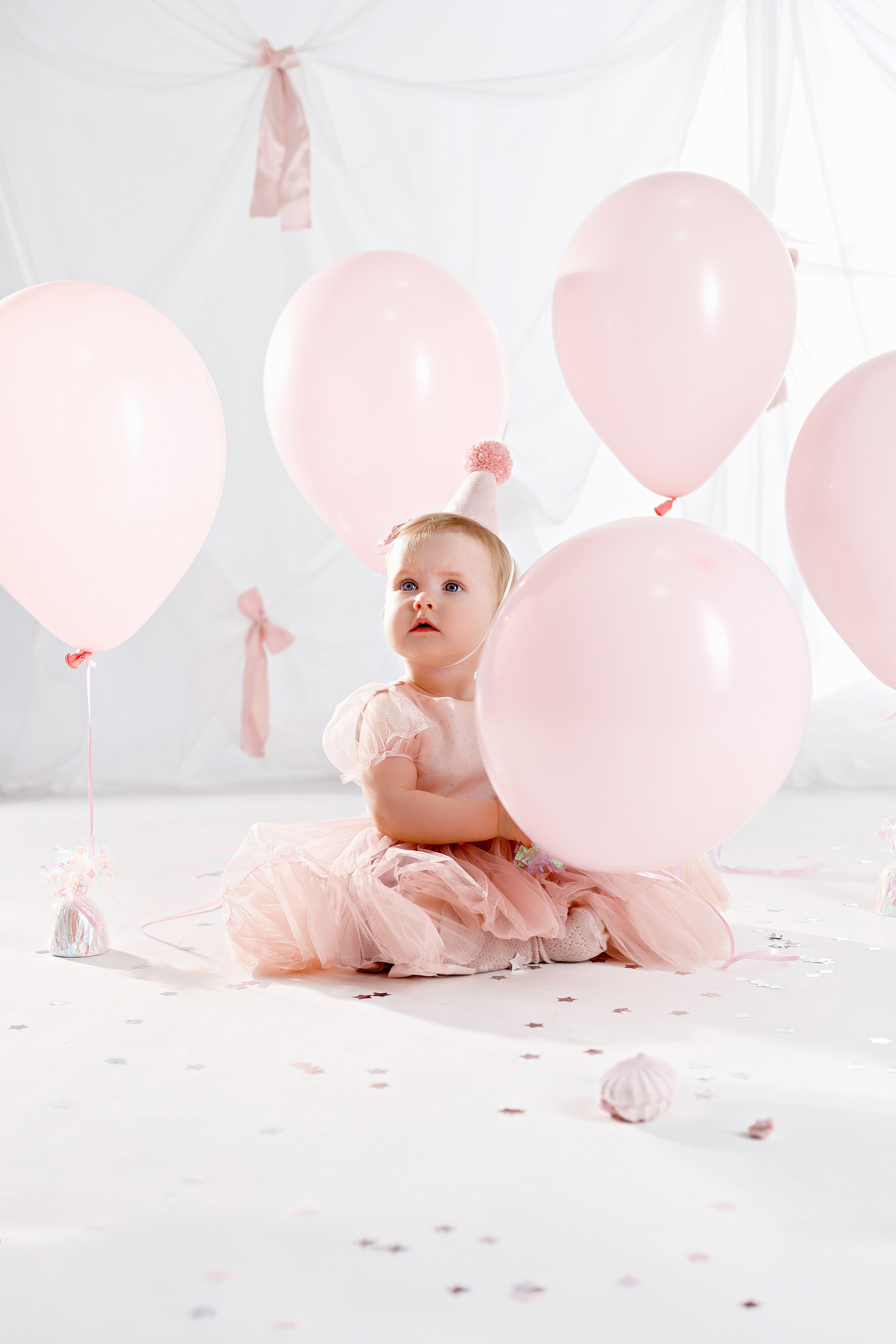 Детская фотосессия на 1 годик с декорациями в Сочи. Детский студийный фотограф Сочи