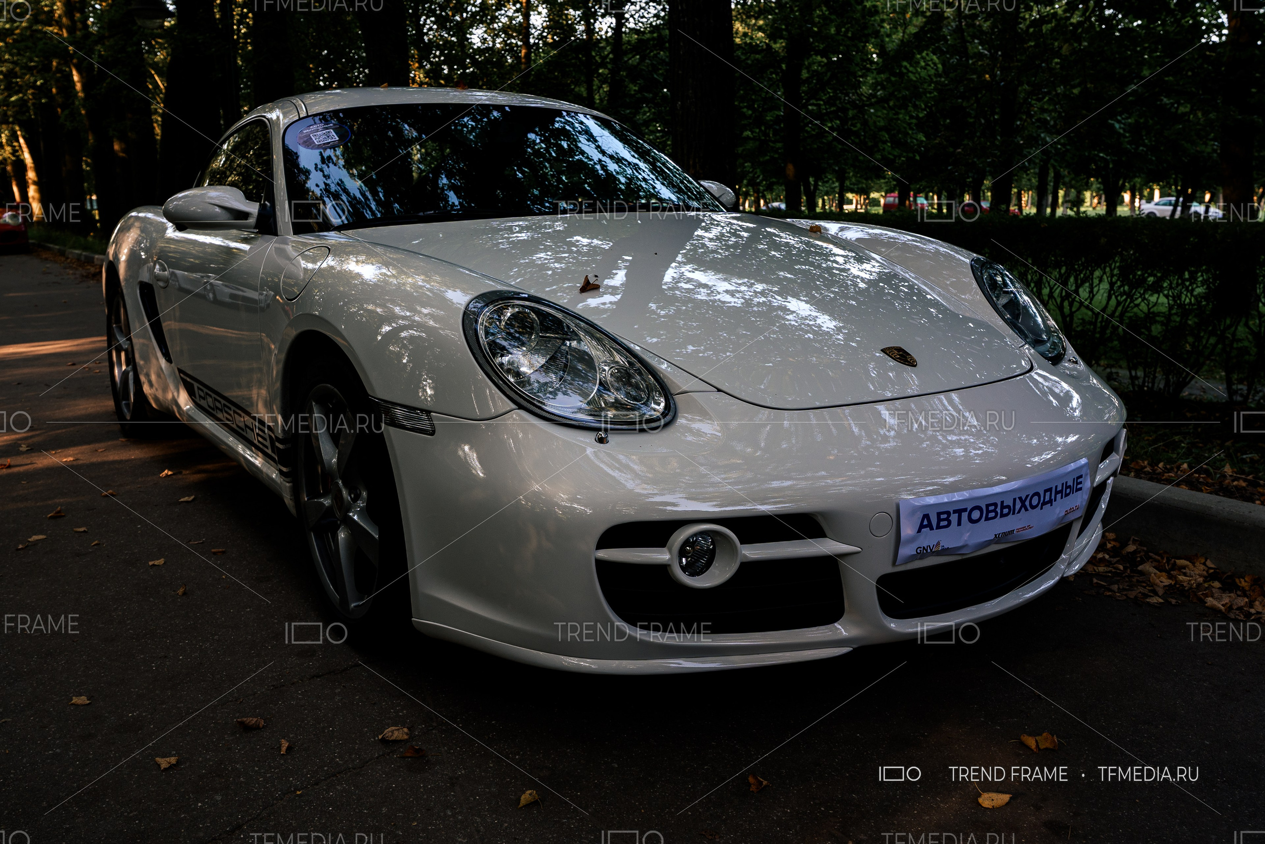 Porsche Cayman спорткар на выставке Автовыходные 2025 Архангельское — фото TrendFrame