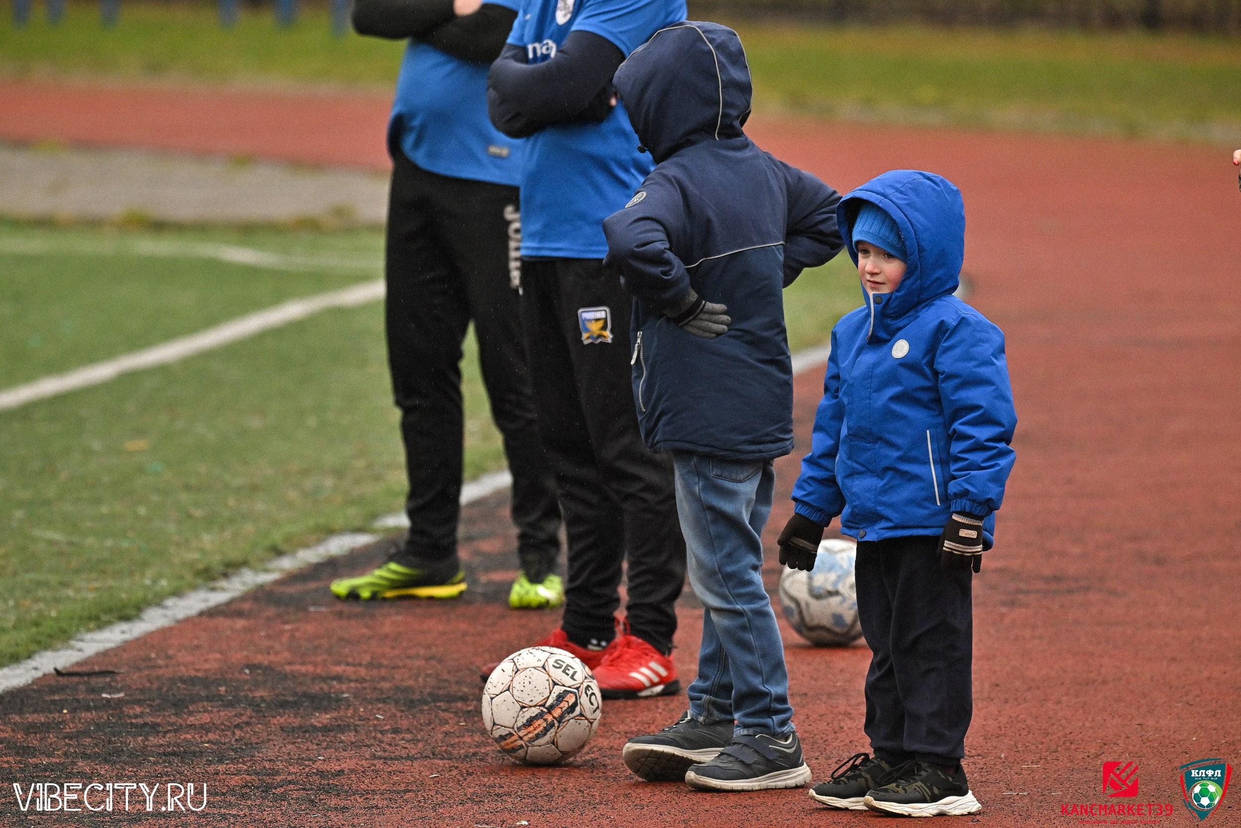 XX ЧЕМПИОНАТ КАЛИНИНГРАДСКОЙ ЛФЛ КАНЦМАРКЕТ39 сезона 2024–2025 гг. VIBECITY.RU Вайб Сити Ру Фоторепортажи Фотоотчеты Калининград