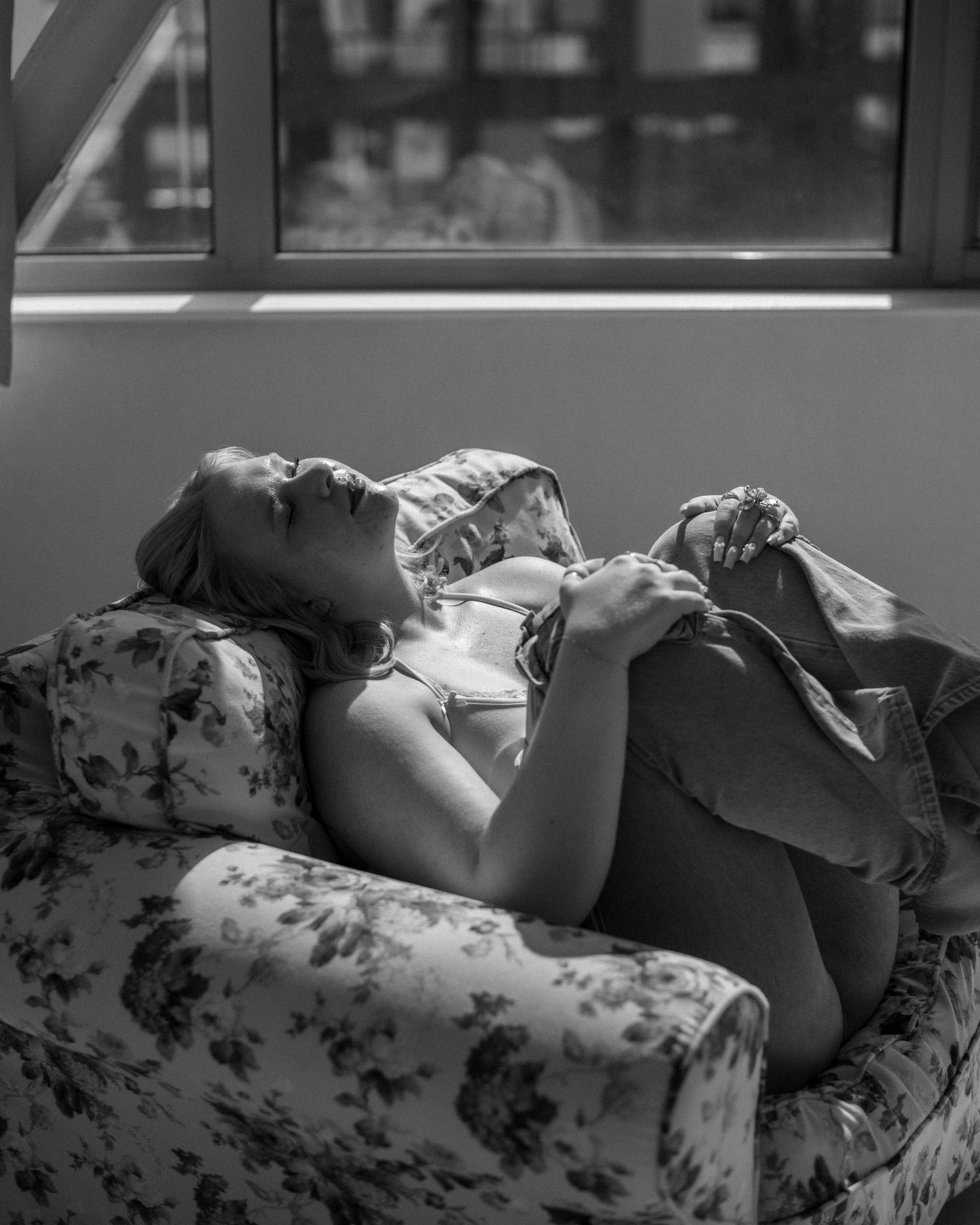 Елпис. Женский фотограф. Создатель украшений ручной работы. Модель