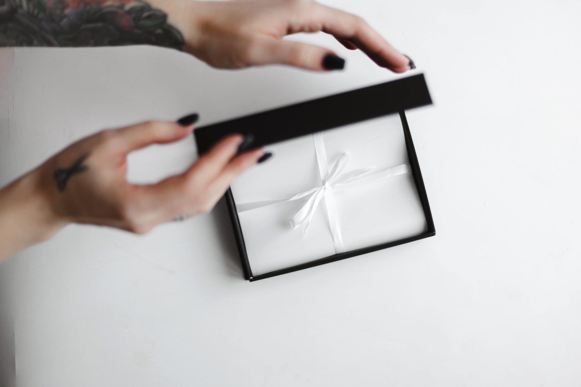 Купить подарочный сертификат для женщины | Оригинальный подарок. Свадебный фотограф в Москве | Антон Матвеев