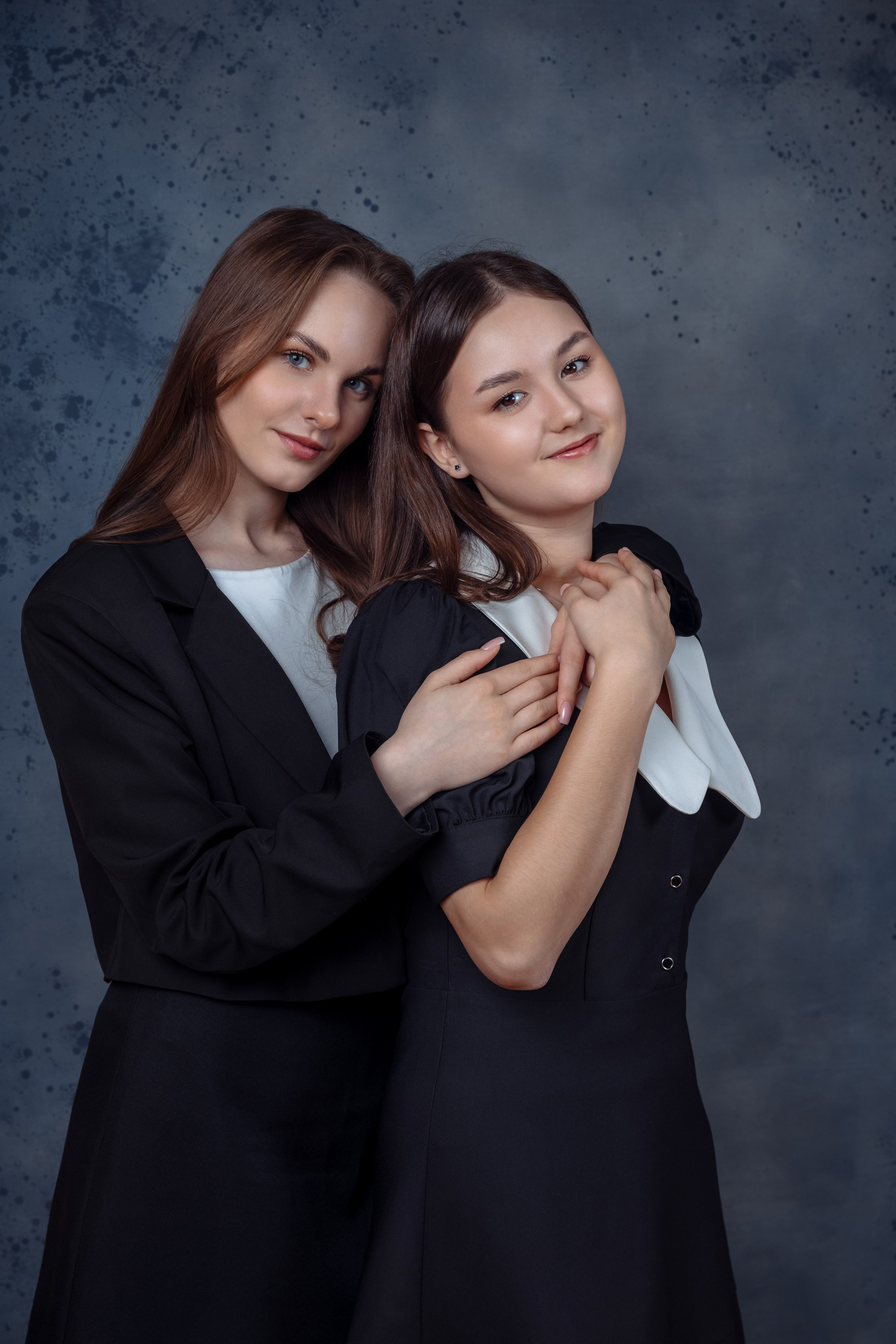 Старшая школа. Выпускные школьные фотоальбомы для школ и детских садов в Волгограде и Волжском