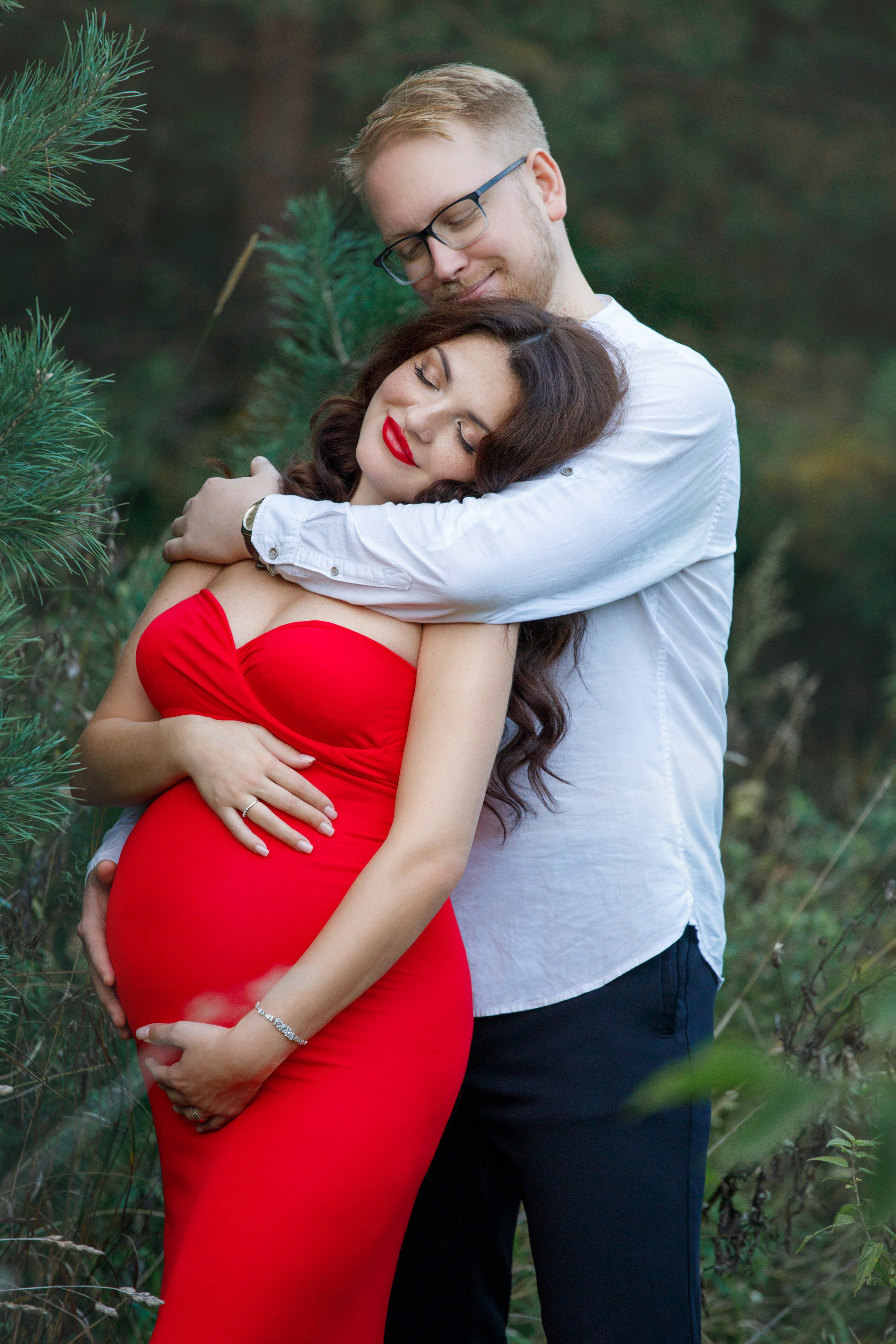 Фотосессия беременности на природе с мужем