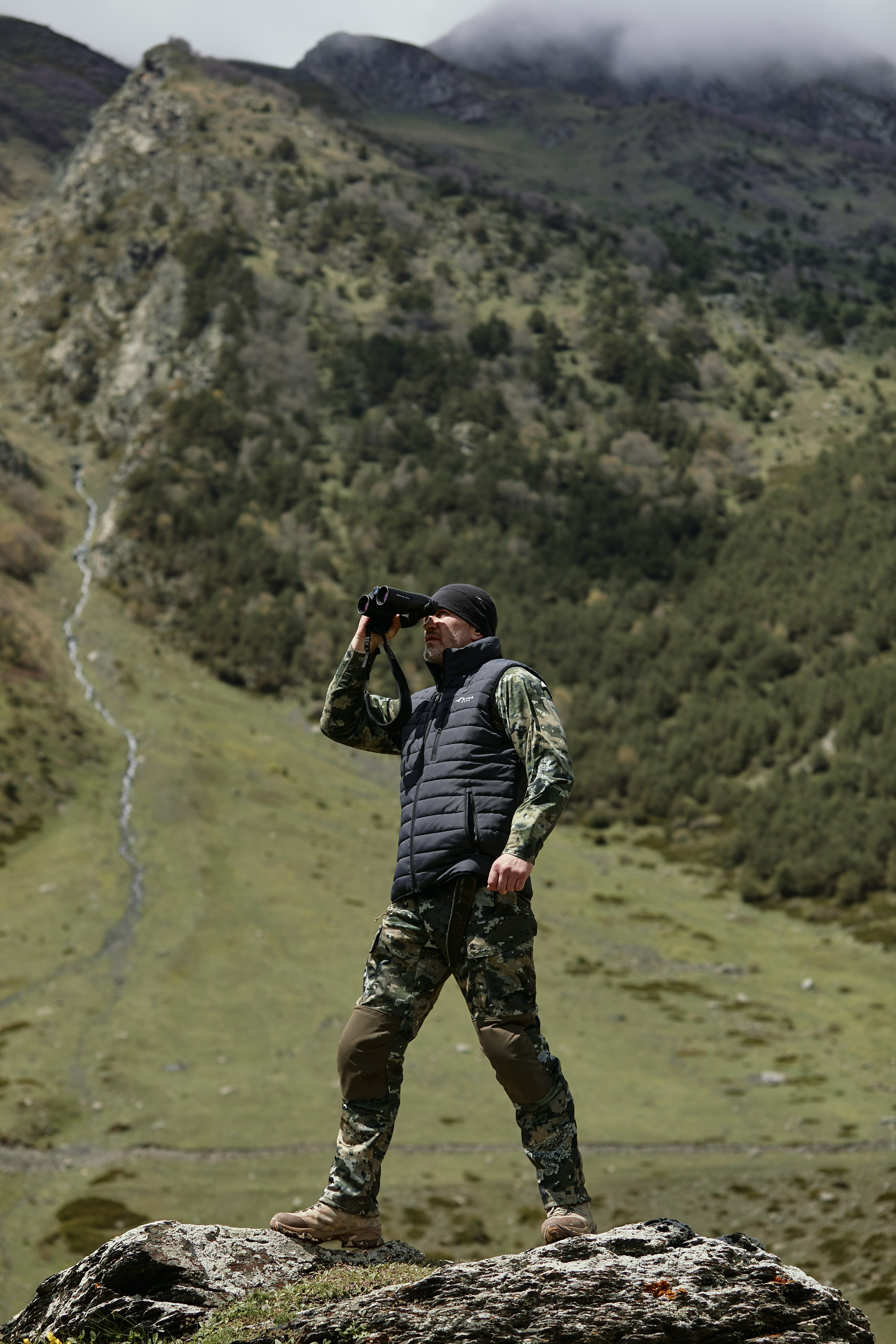 Съемка для бренда охотничьей одежды под ключ. Фотограф Продюсер в горах КБР / Москва Нальчик Горы