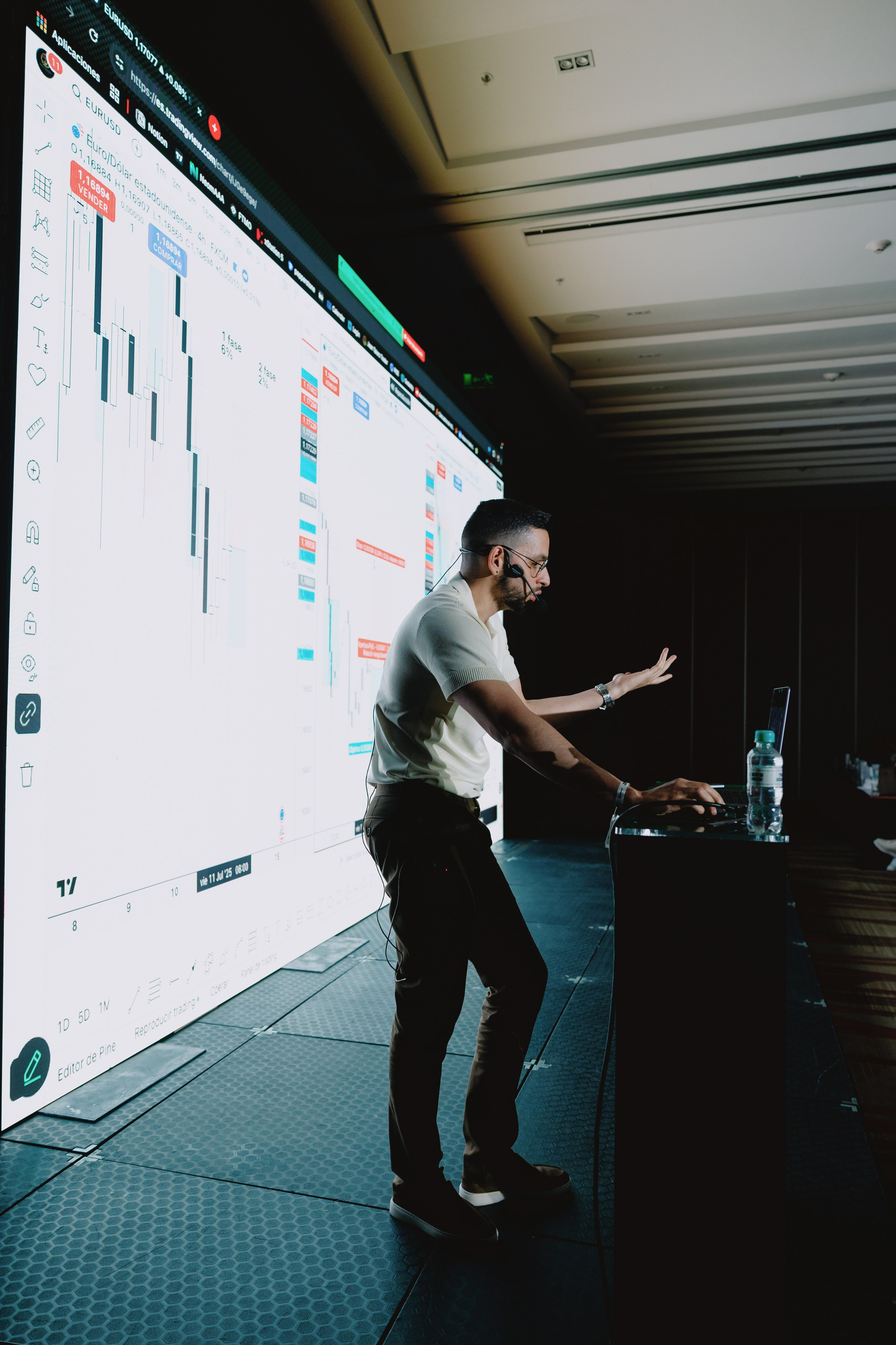 TRADERS DAY By NeomAAA Medellin. NeomAAA Funds Gallery