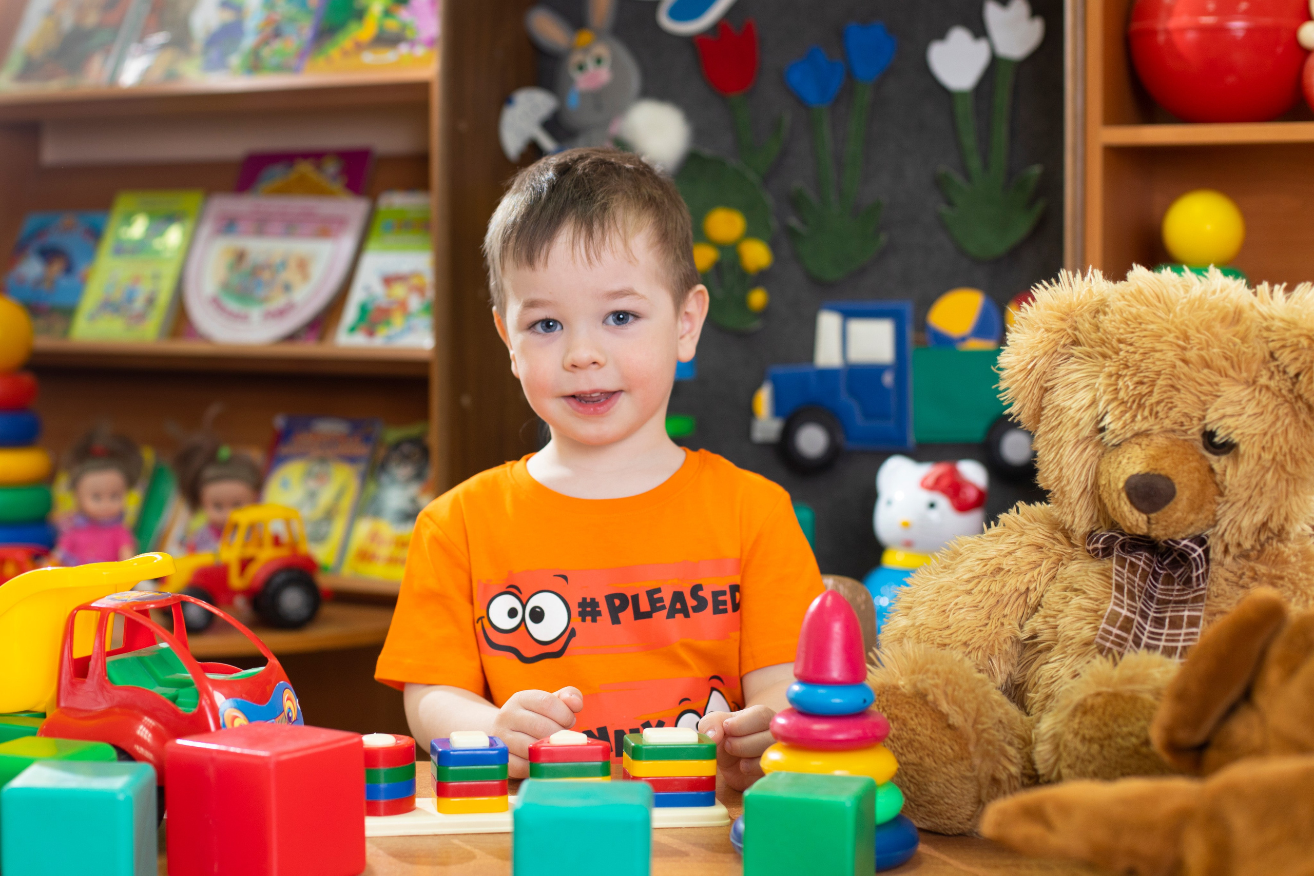 Один день в детском саду. ВЫПУСКНЫЕ АЛЬБОМЫ для детского сада и школы Санкт-Петербург и Лен. область