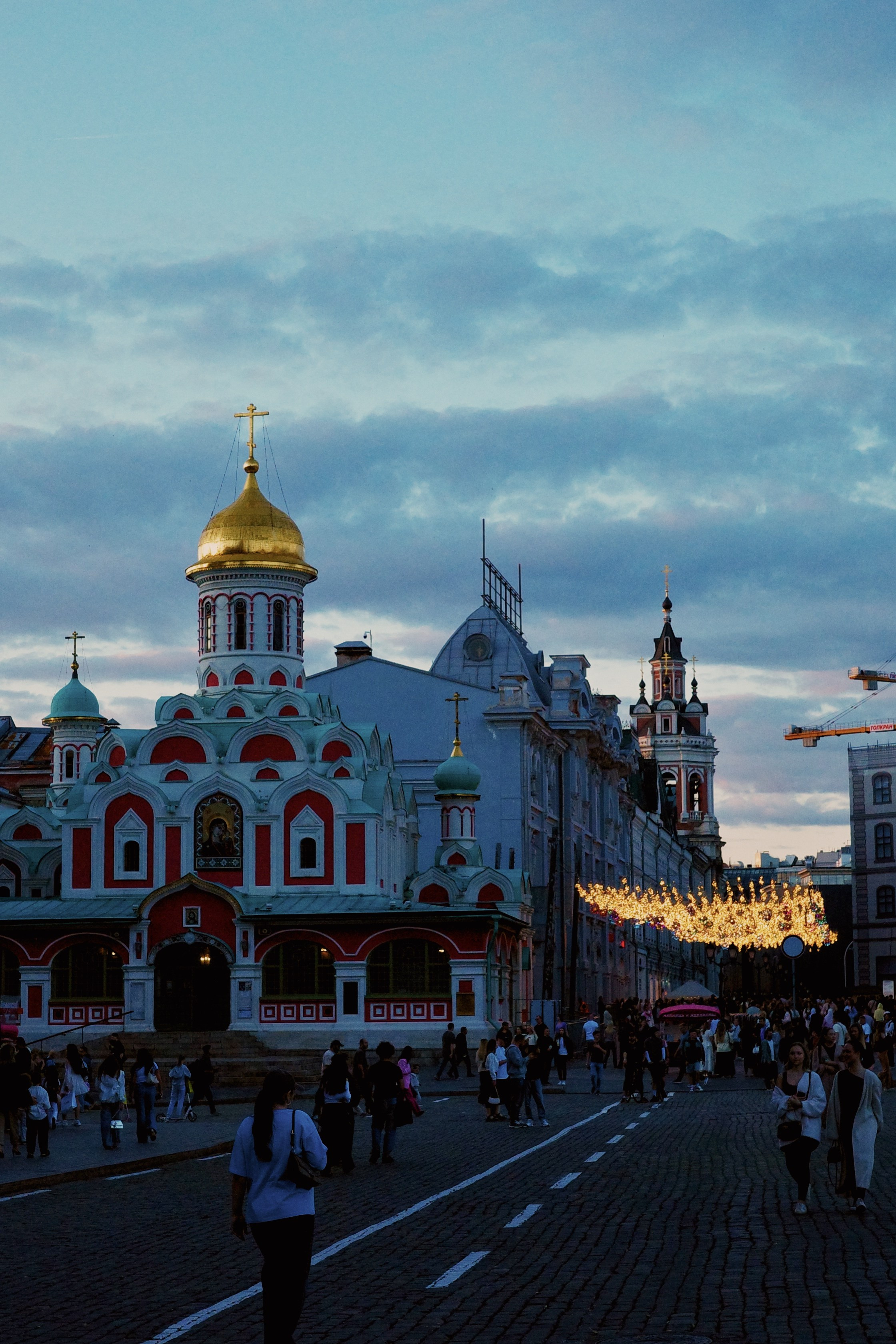 Красная площадь, Кремль и Зарядье: фото вечерней Москвы