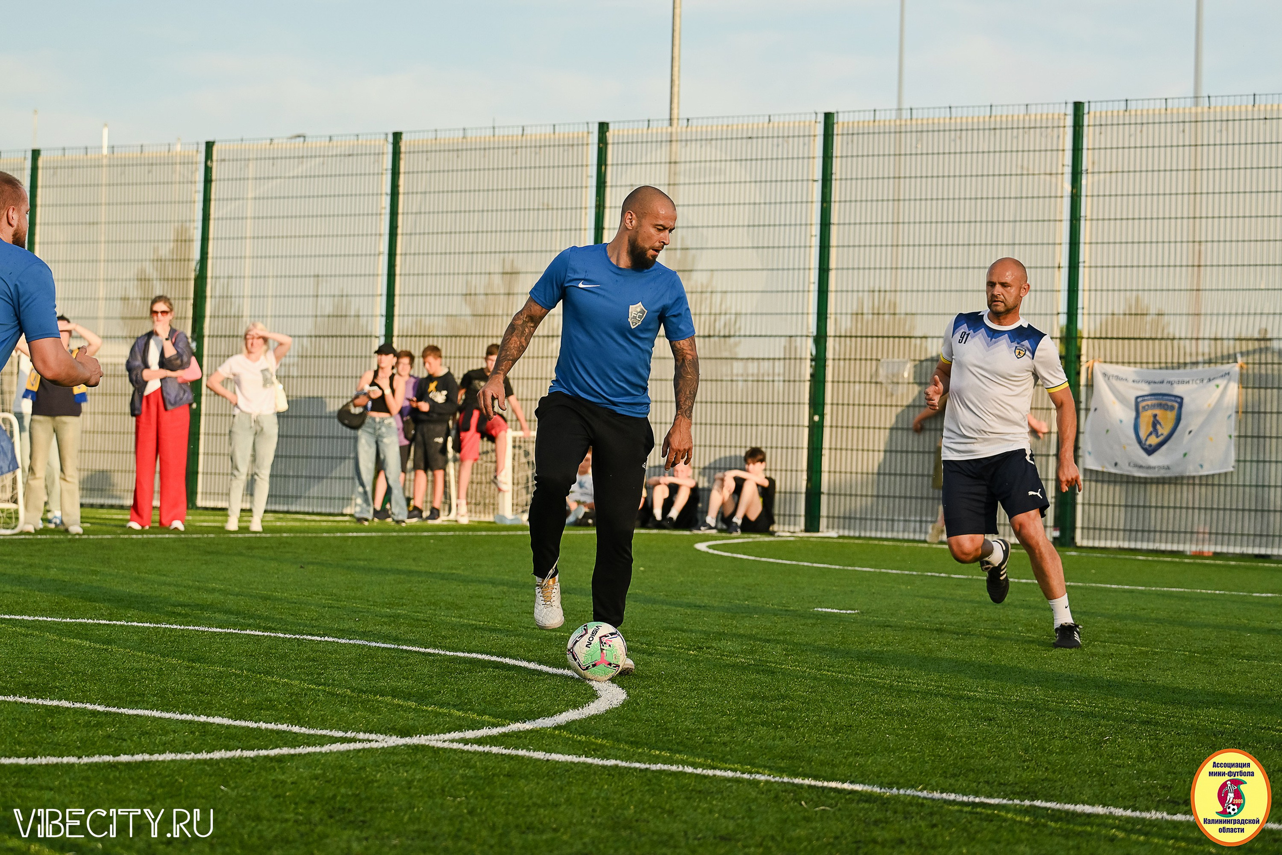 ИГРЫ МИНИ-ФУТБОЛЬНОЙ И КОРПОРАТИВНОЙ ЛИГИ. VIBECITY.RU Вайб Сити Ру Фоторепортажи Фотоотчеты Калининград