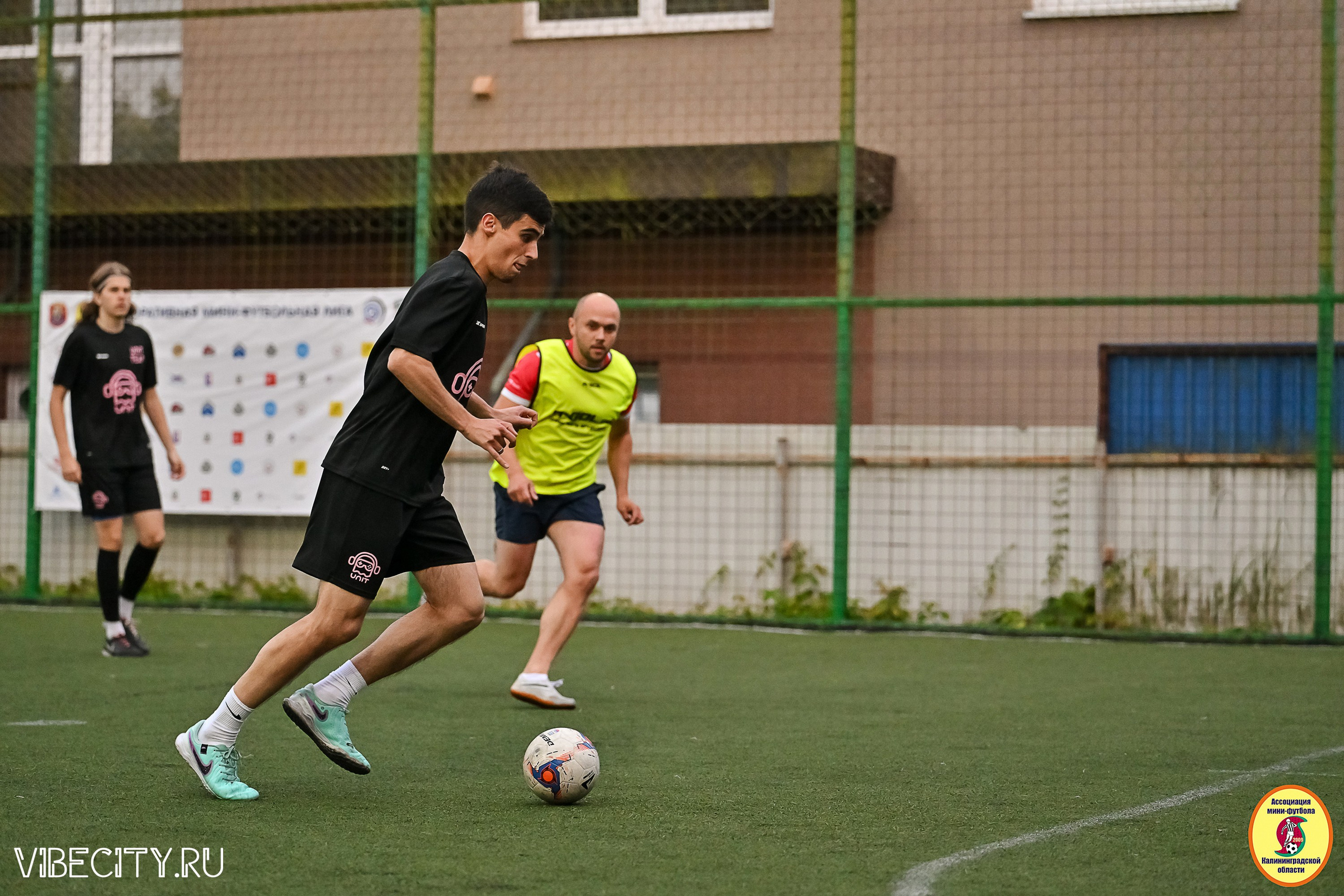 ИГРЫ МИНИ-ФУТБОЛЬНОЙ И КОРПОРАТИВНОЙ ЛИГИ. VIBECITY.RU Вайб Сити Ру Фоторепортажи Фотоотчеты Калининград