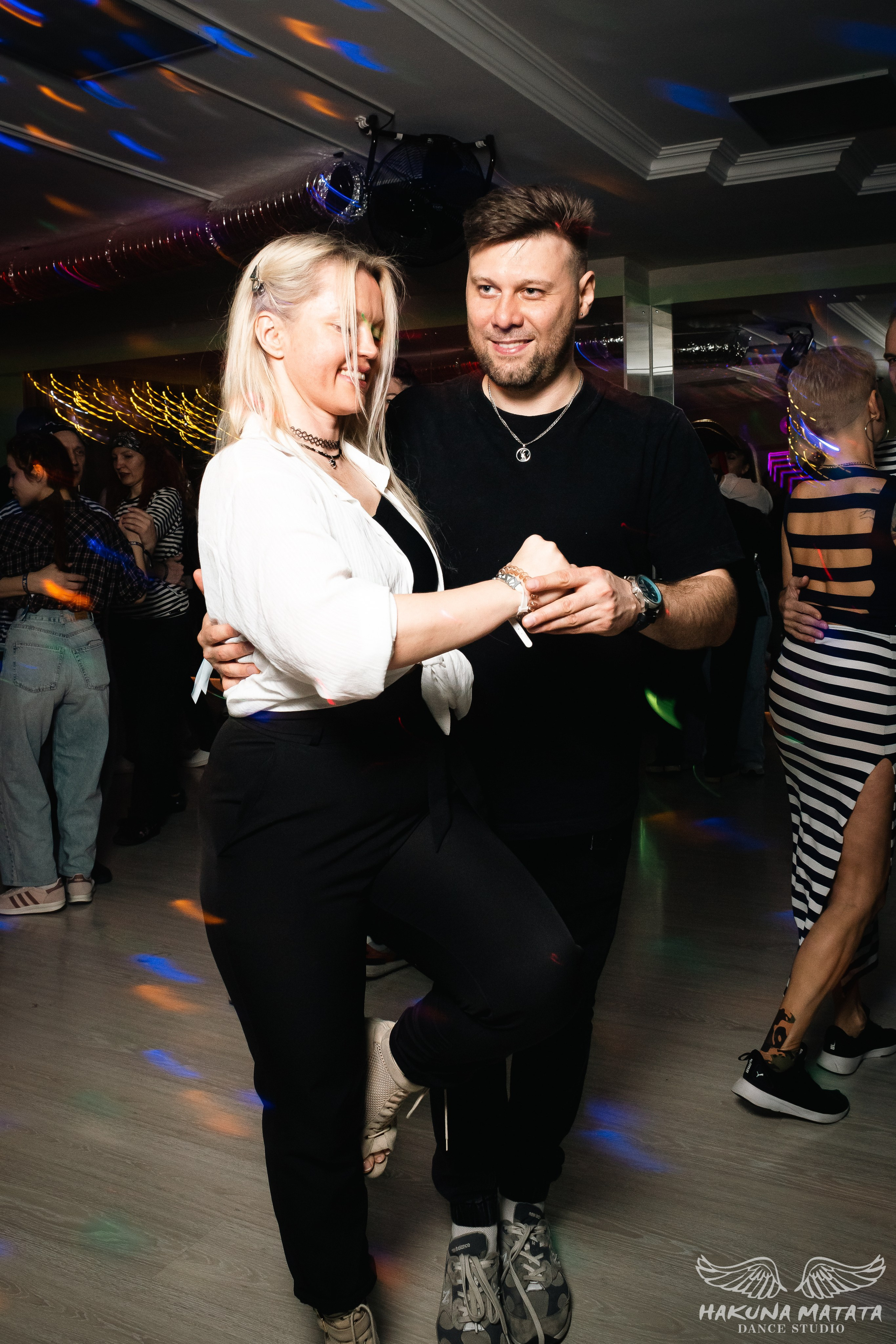 Фоторепортаж с танцевальной вечеринки