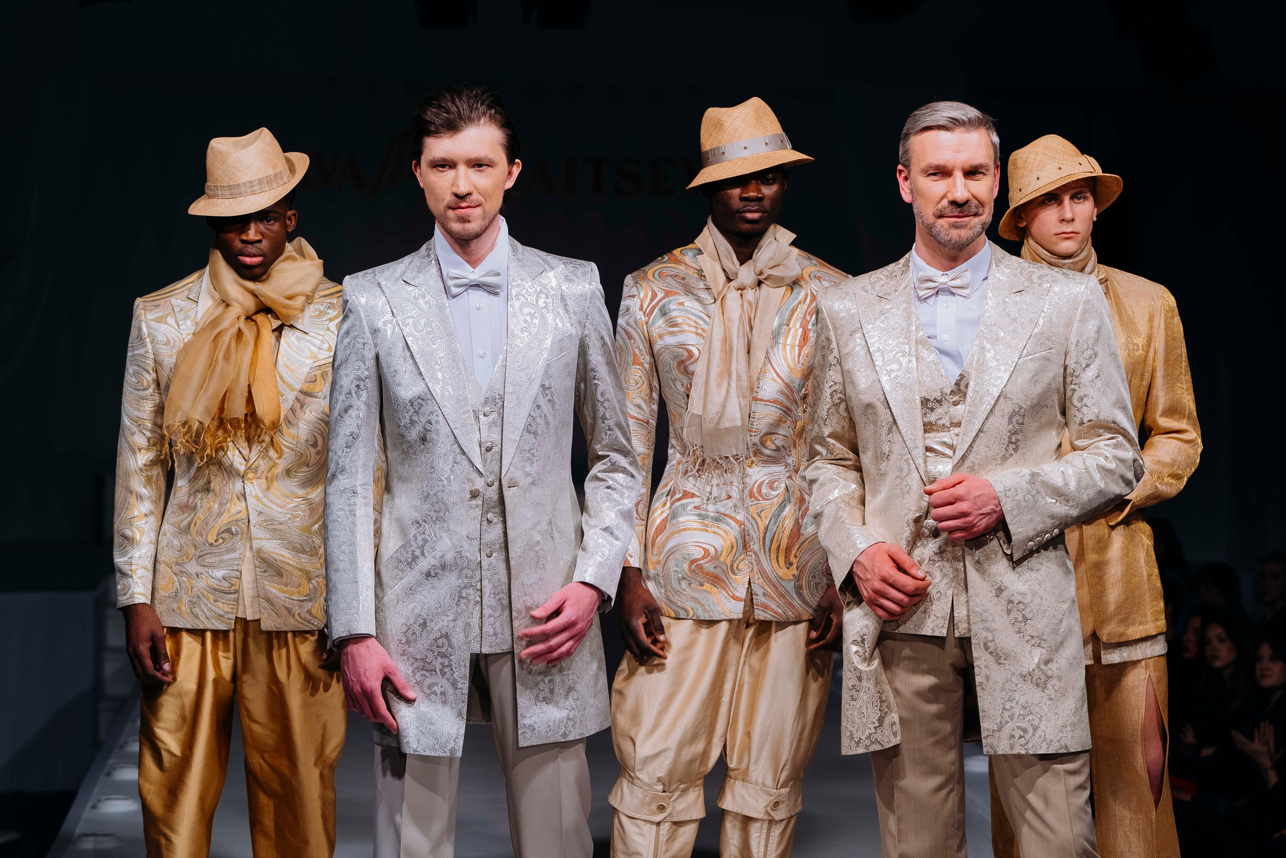 «Краски жизни» Московский Дом Моды Вячеслава Зайцева. Профессиональный портретный фотограф в Москве Владимир Глаголев