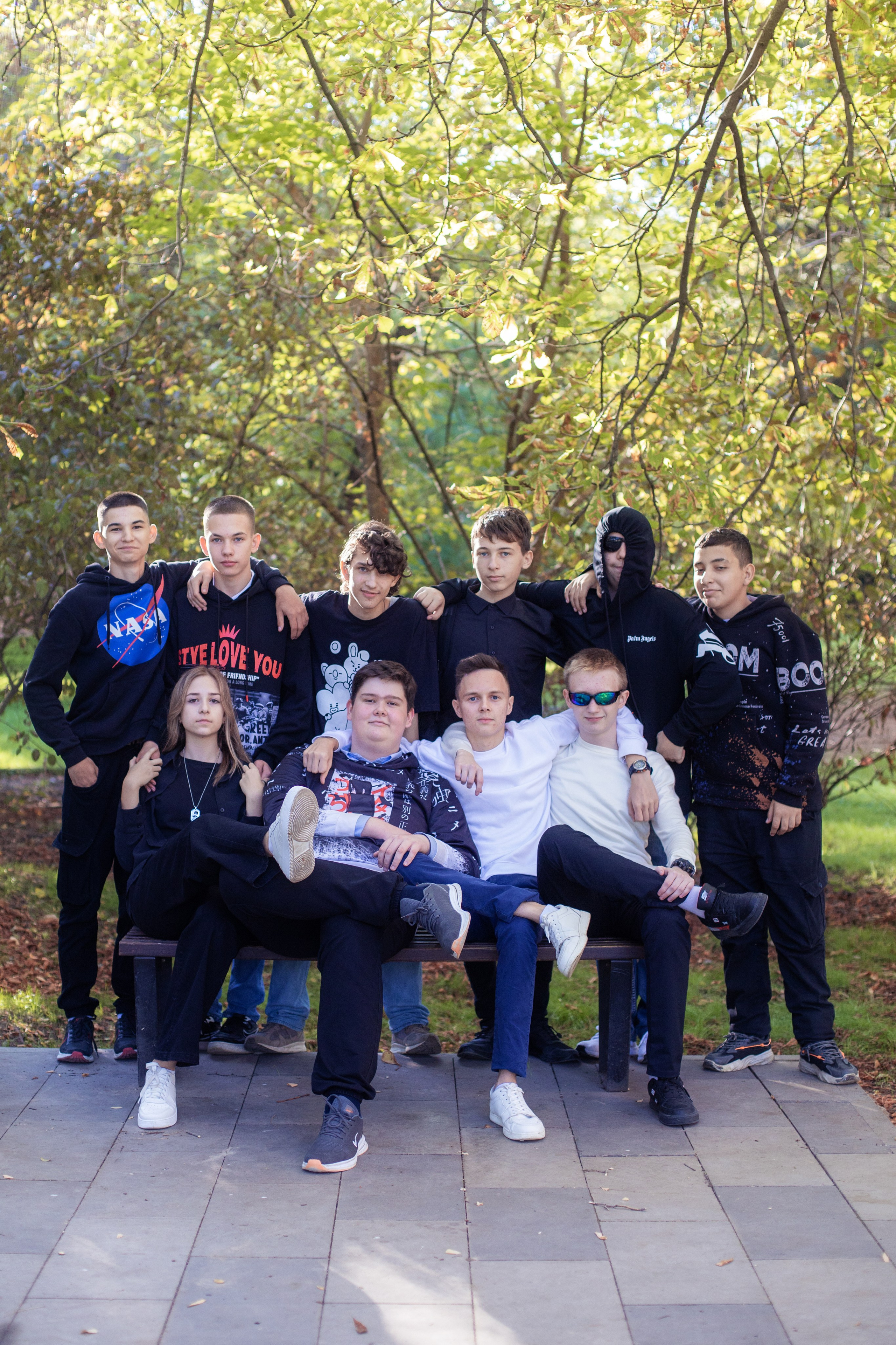 Пример уличной фотосессии 9 класс 34 школы г. Таганрога. Выпускные альбомы в Таганроге и Ростовской Области